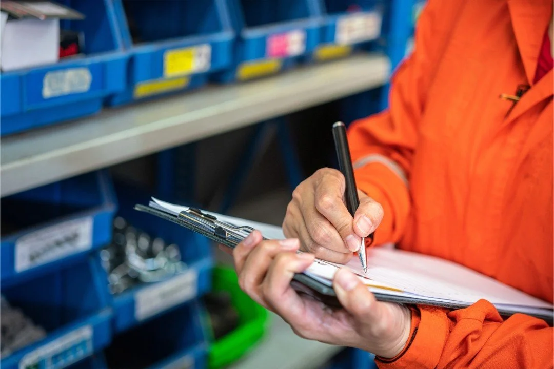 📋 Votre inventaire prend trop de temps ?

Un inventaire compliqu&eacute; ne vient pas toujours d&rsquo;un probl&egrave;me de logiciel. Tr&egrave;s souvent, il r&eacute;v&egrave;le surtout un espace de stockage mal organis&eacute; : r&eacute;f&eacute