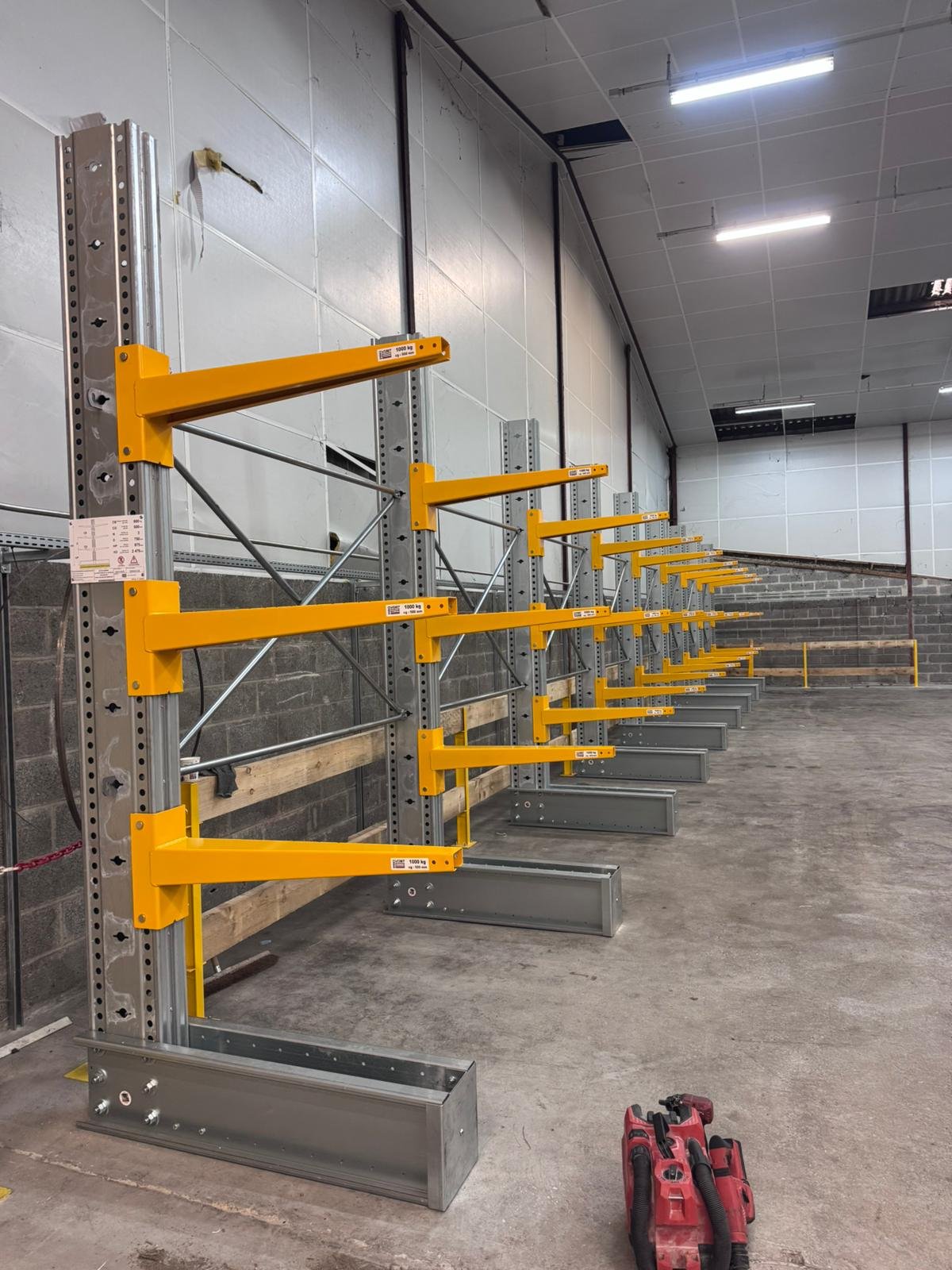 rayonnage-cantilever-charges-lourdes