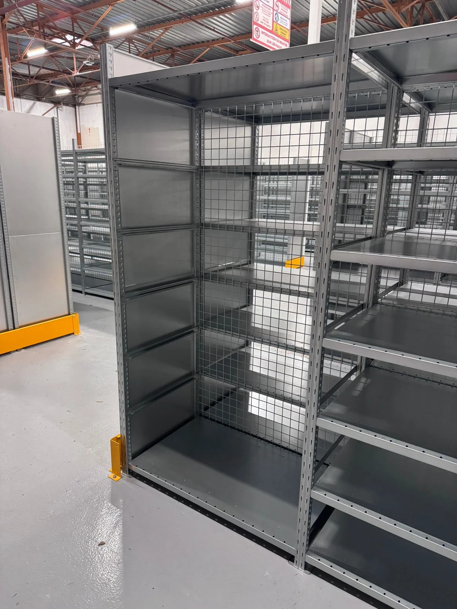 rayonnage-metallique-grande-distribution-stockage-07.jpg.jpeg