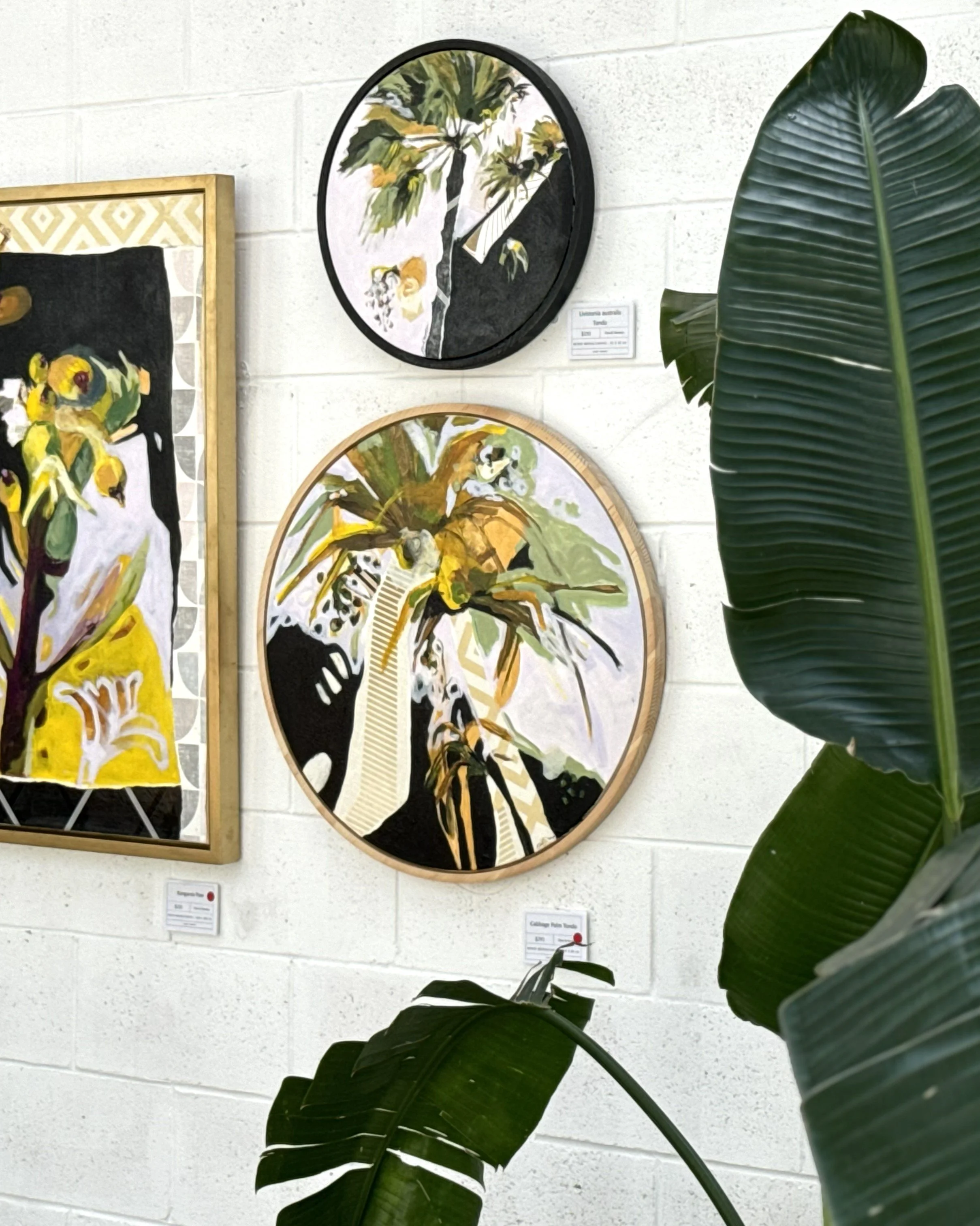 Flora and Florence Exhibiton Jumpship scene tondo.jpg