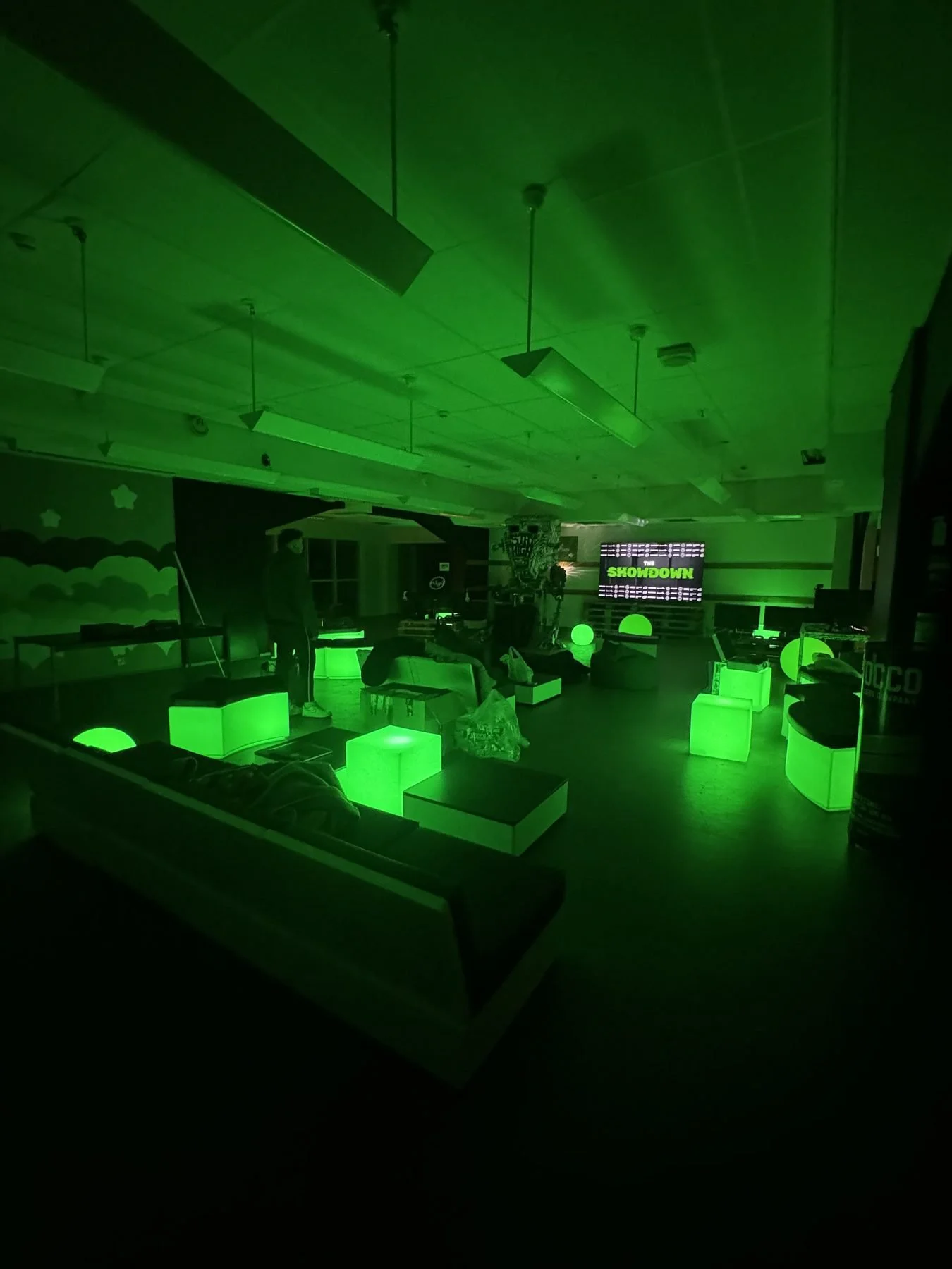 showroom_green_light.jpg