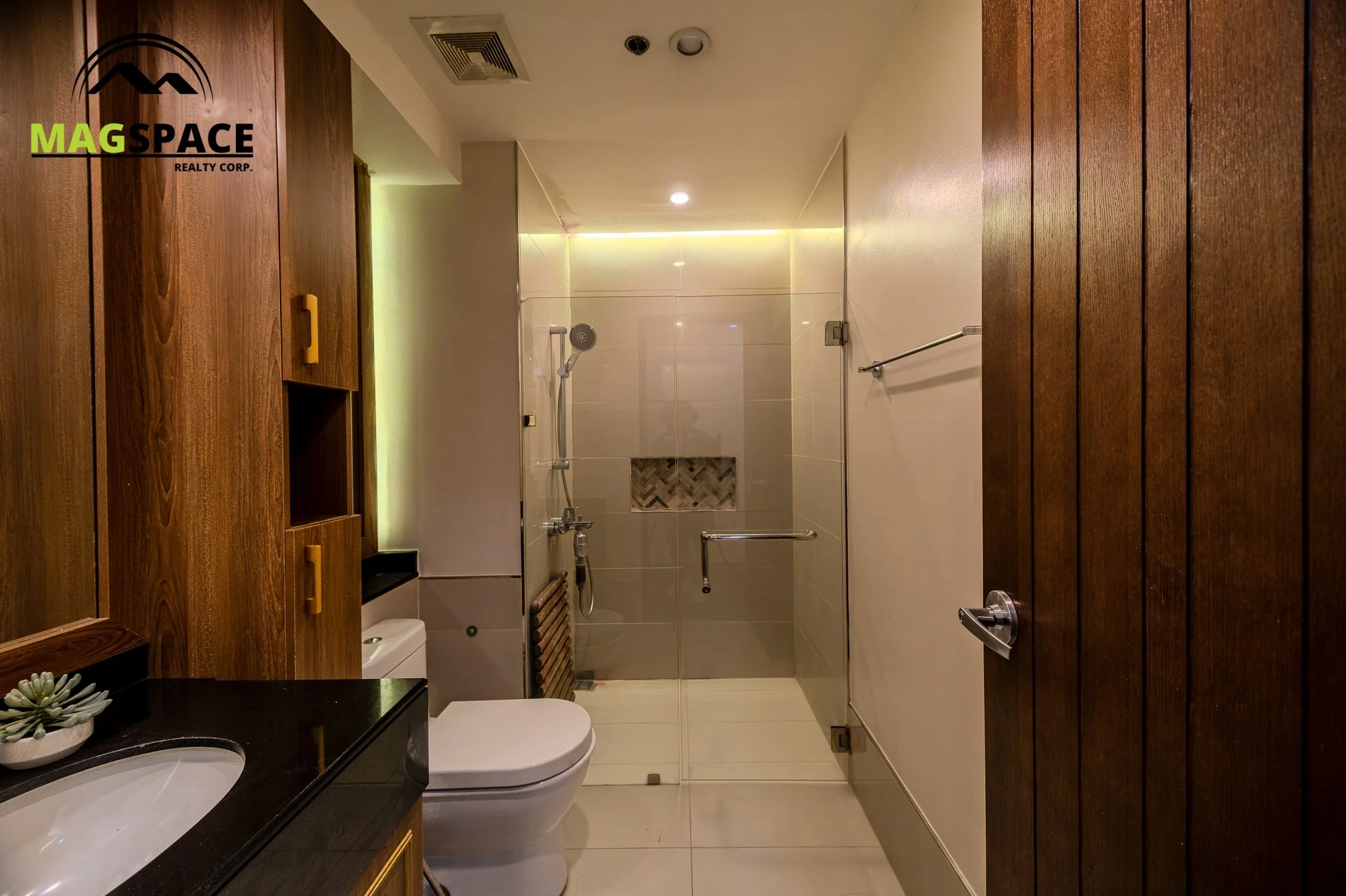 The Suites 9E - 2BR--10.jpg