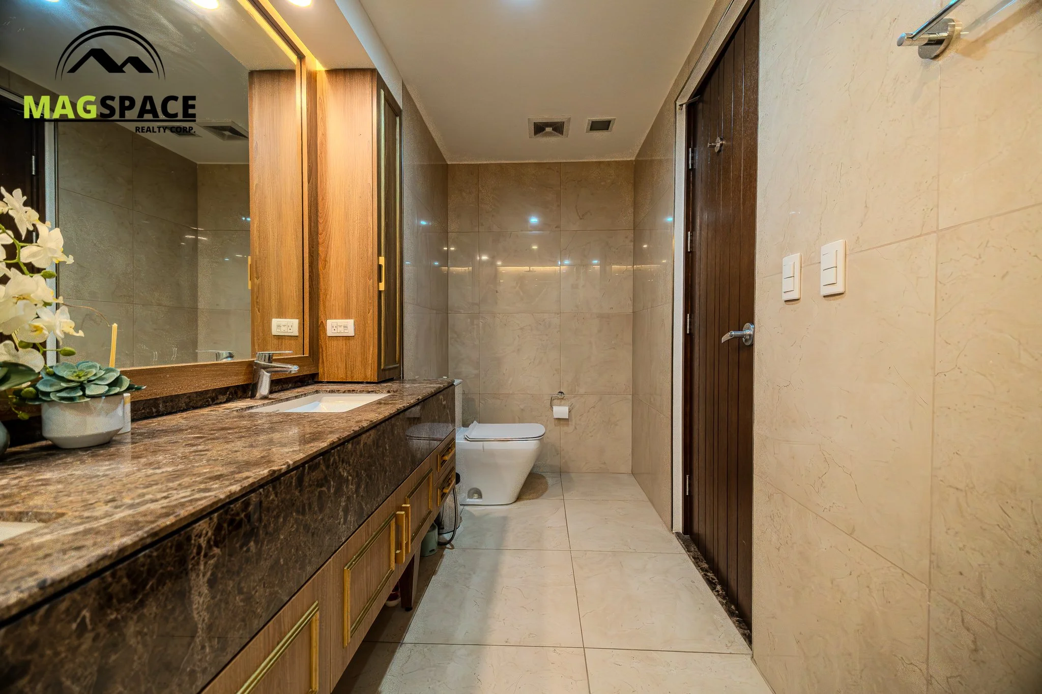 The Suites 9E - 2BR--20.jpg