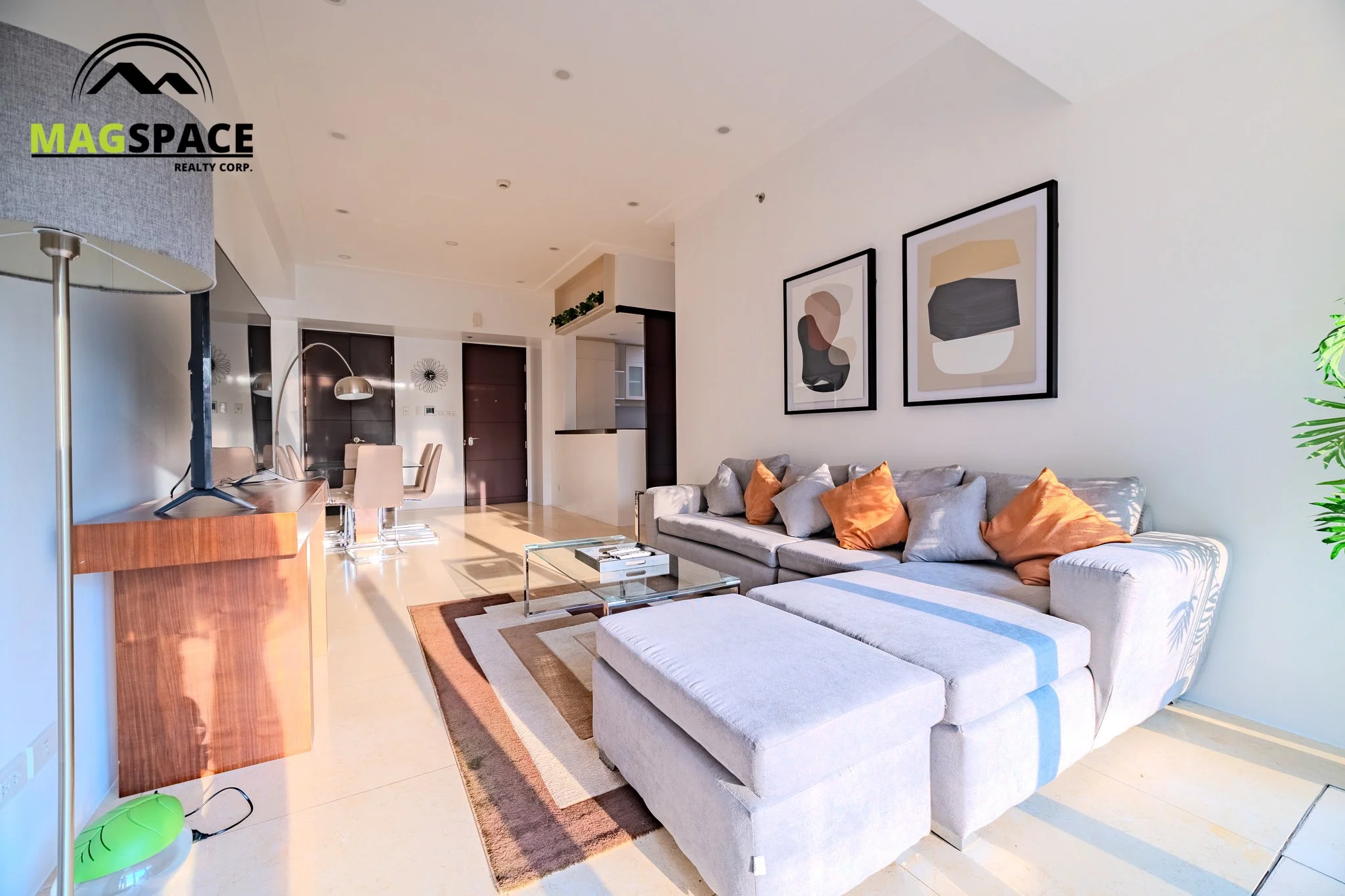 Grand Hyatt 3br--5.jpg