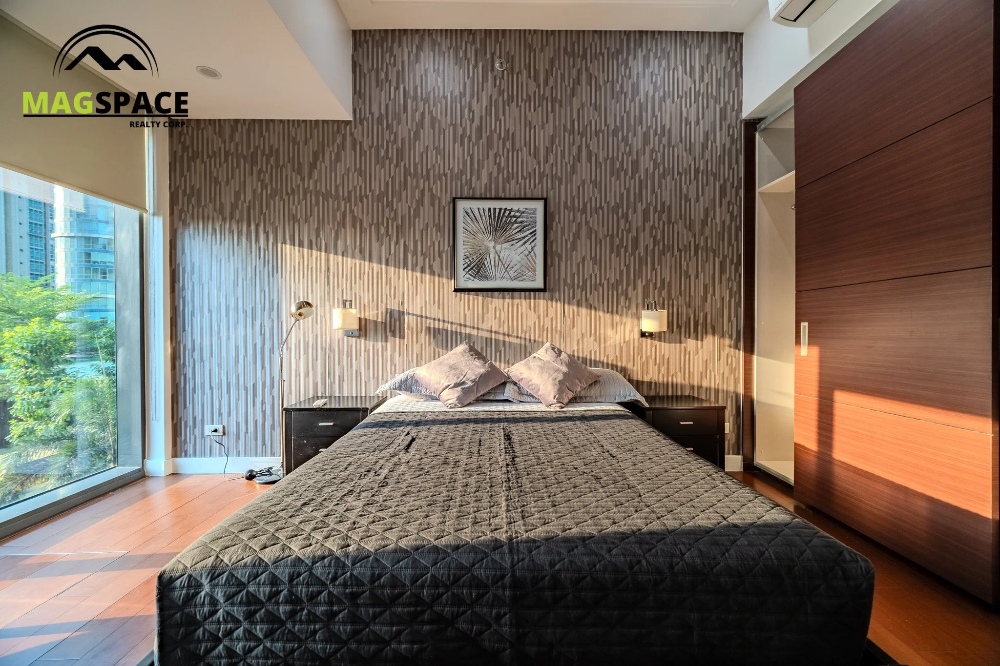 Grand Hyatt 3br--7.jpg