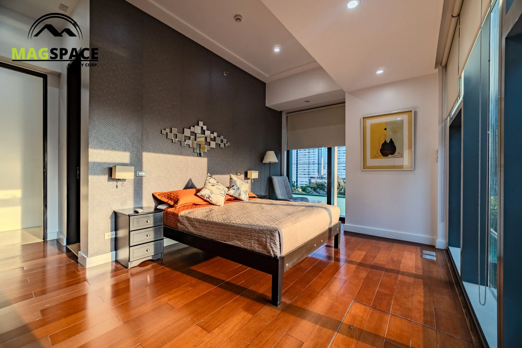 Grand Hyatt 3br--10.jpg