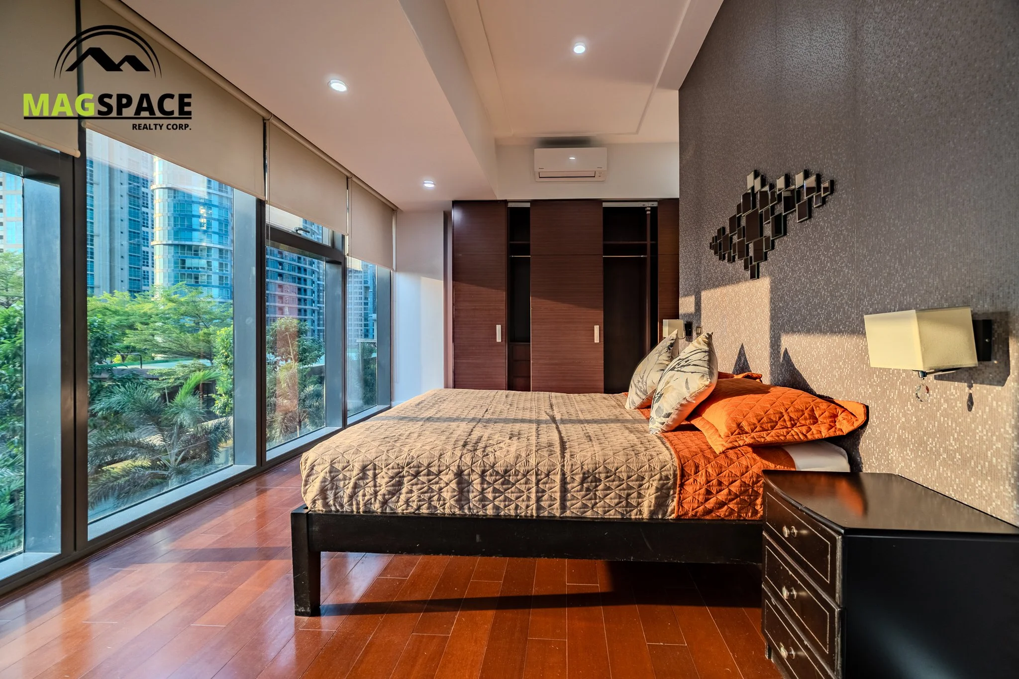 Grand Hyatt 3br--12.jpg