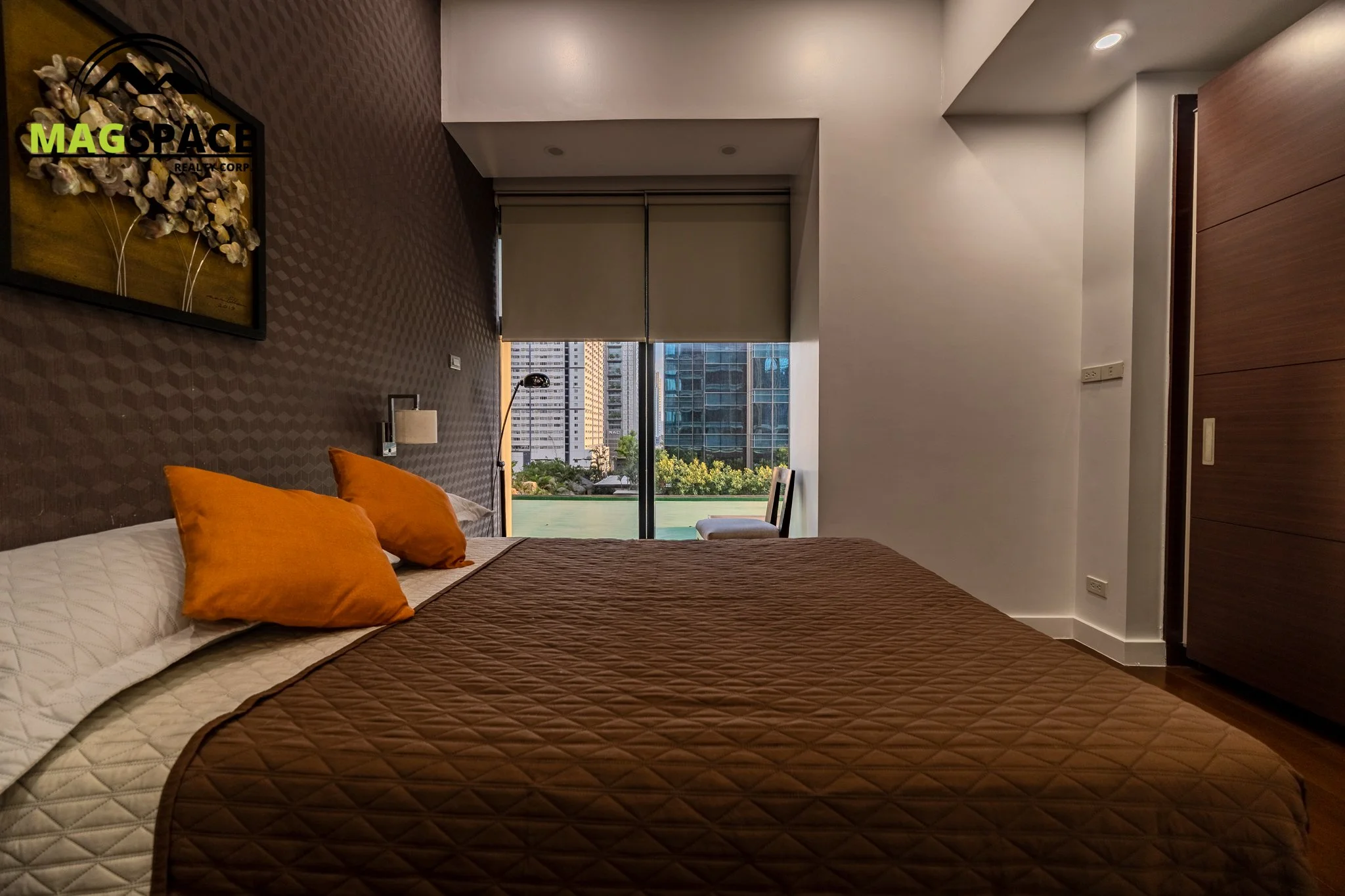 Grand Hyatt 3br--17.jpg