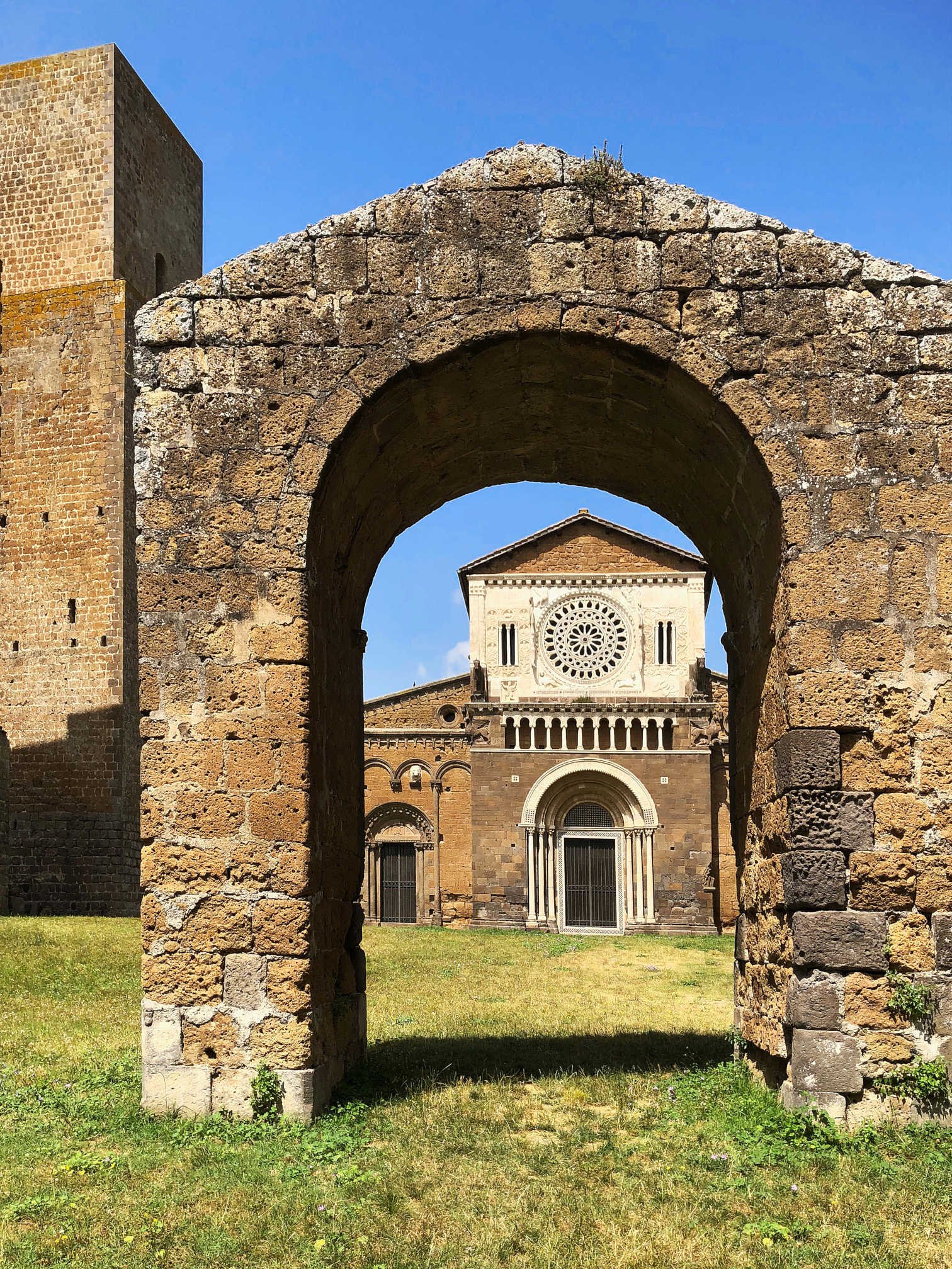 tuscania-01small.jpg
