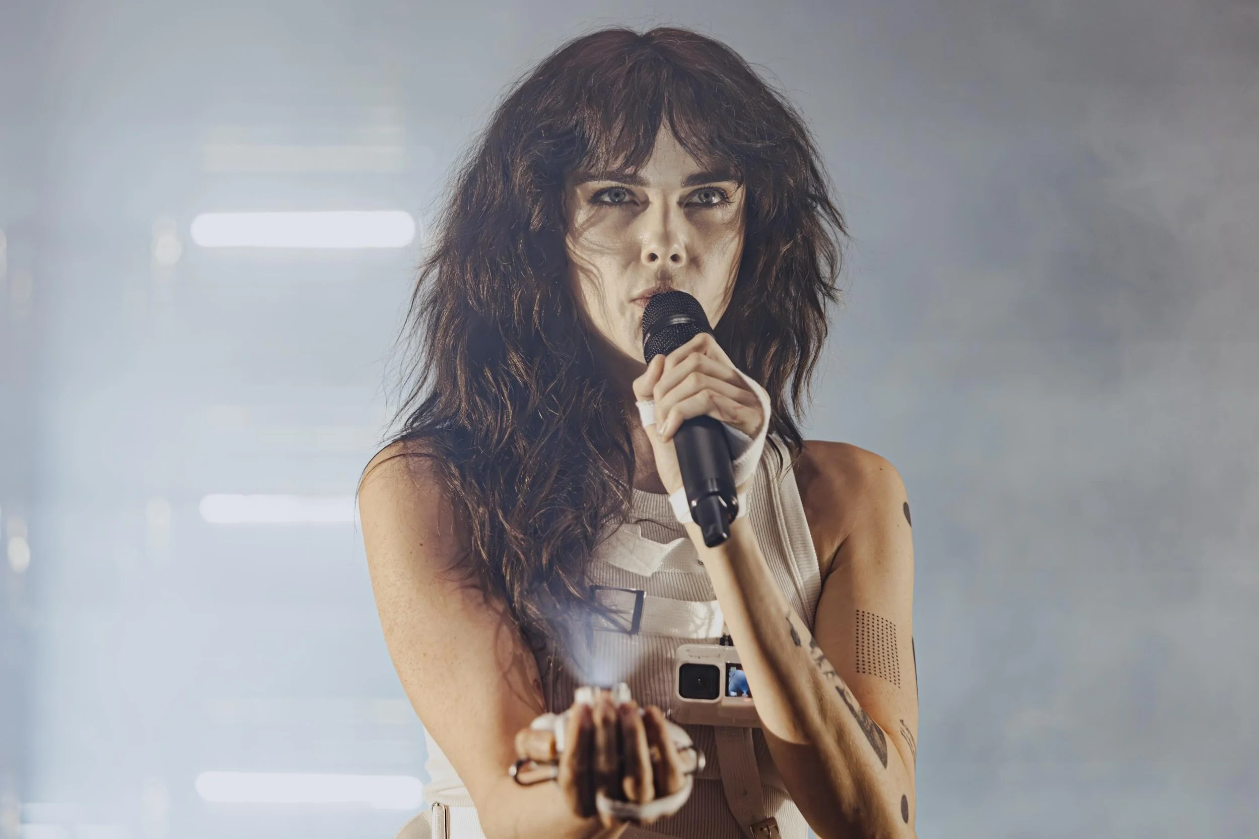 Cara Delevingne | Primavera Sound, Barcelona 

Creative Direction @lewisjames

Lighting Design &amp; Programming @alexmcmanus.lighting

Production @thebeehive_la

Lighting &amp; Set Supplied by @coloursoundexperiment

Photos by @claror

@caradeleving