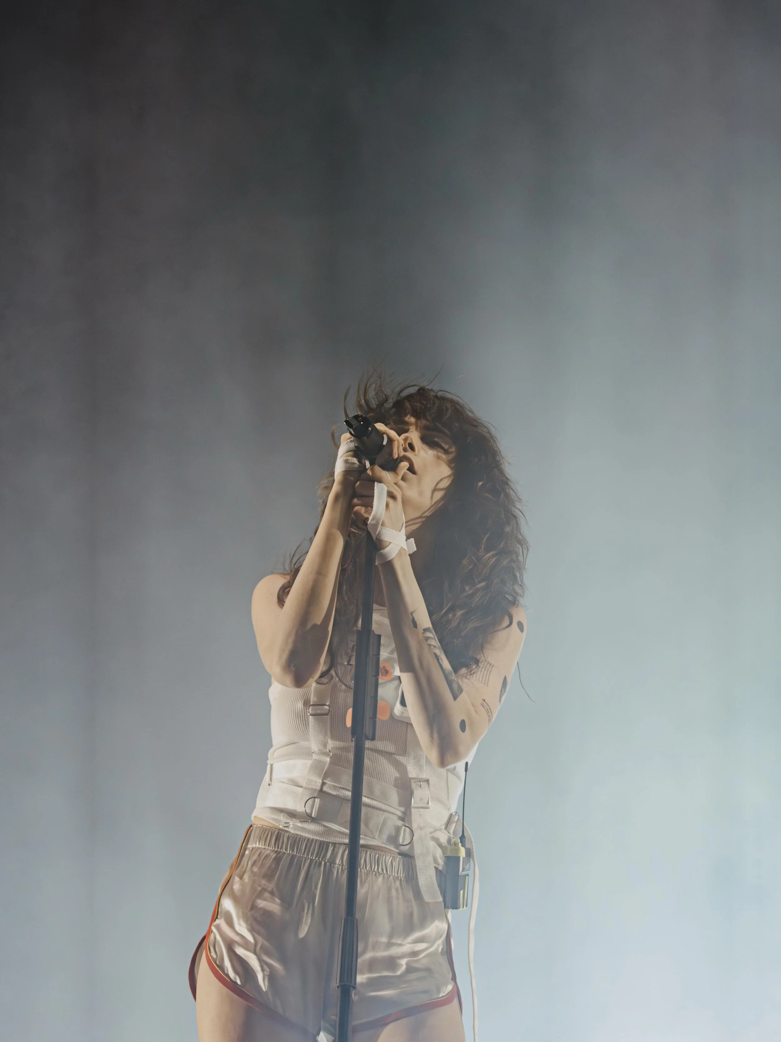 Cara Delevingne | Primavera Sound, Barcelona 

Creative Direction @lewisjames

Lighting Design &amp; Programming @alexmcmanus.lighting

Production @thebeehive_la

Lighting &amp; Set Supplied by @coloursoundexperiment

Photos by @claror

@caradeleving