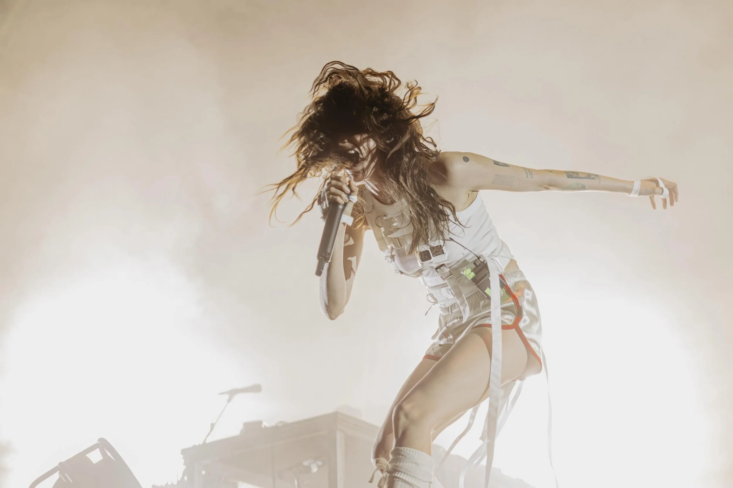 Cara Delevingne | Primavera Sound, Barcelona 

Creative Direction @lewisjames

Lighting Design &amp; Programming @alexmcmanus.lighting

Production @thebeehive_la

Lighting &amp; Set Supplied by @coloursoundexperiment

Photos by @claror

@caradeleving