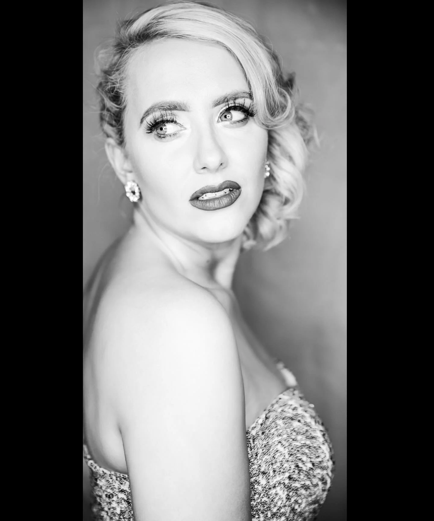 Amy is a versatile and accomplished vocalist based in Kent, with an experienced background in musical theatre and power house live vocals. Trained at the prestigious London School of Musical Theatre, Amy honed her craft before embarking on an excitin