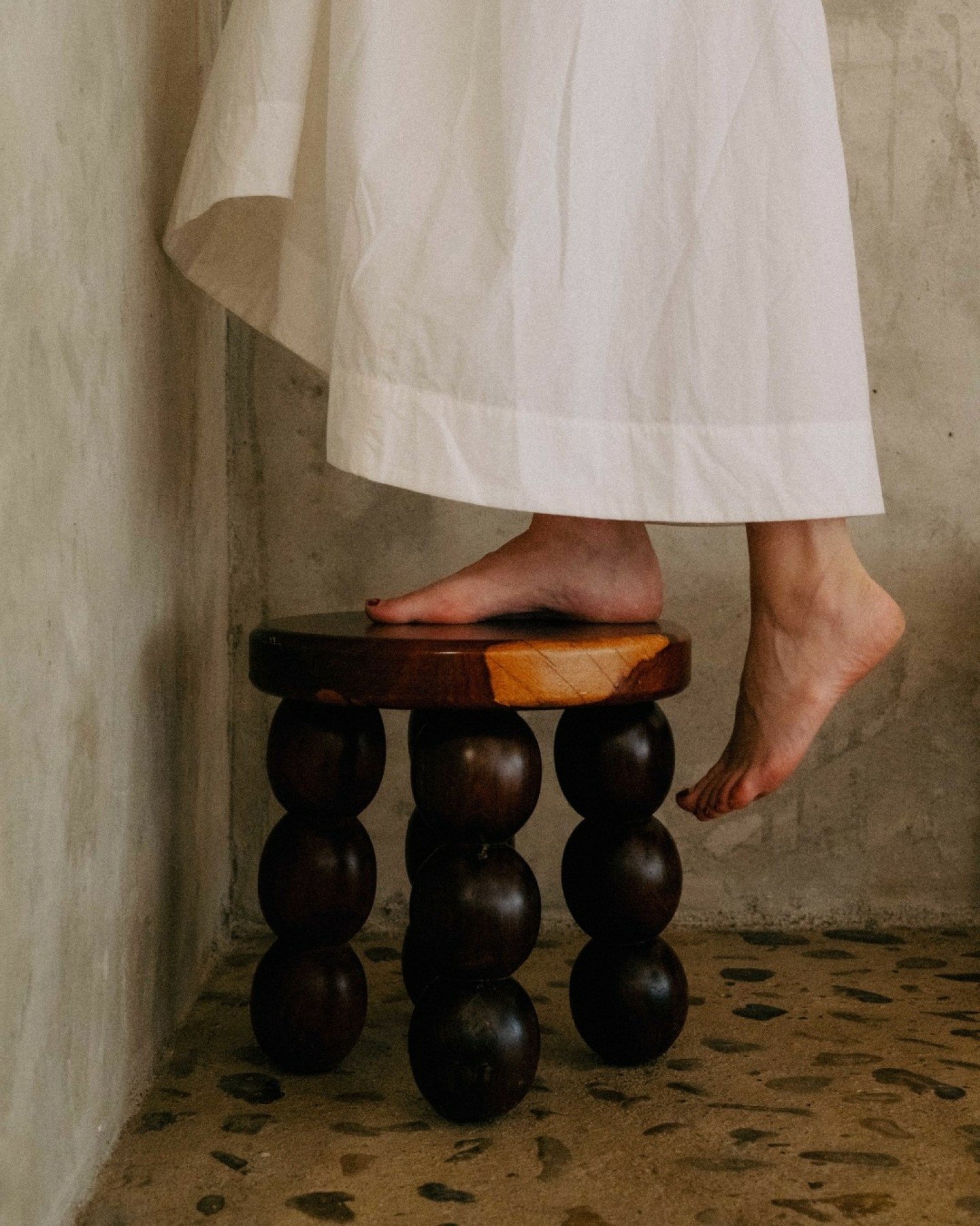 Details from @jadejungleresort in Belizian Jungle.

Handmade furniture, outdoor shower, jungle everywhere, not a lot you need to add.

#hotelphotography #boutiquehotel #hotelshooting #contentforhotels #hospitalityphotography