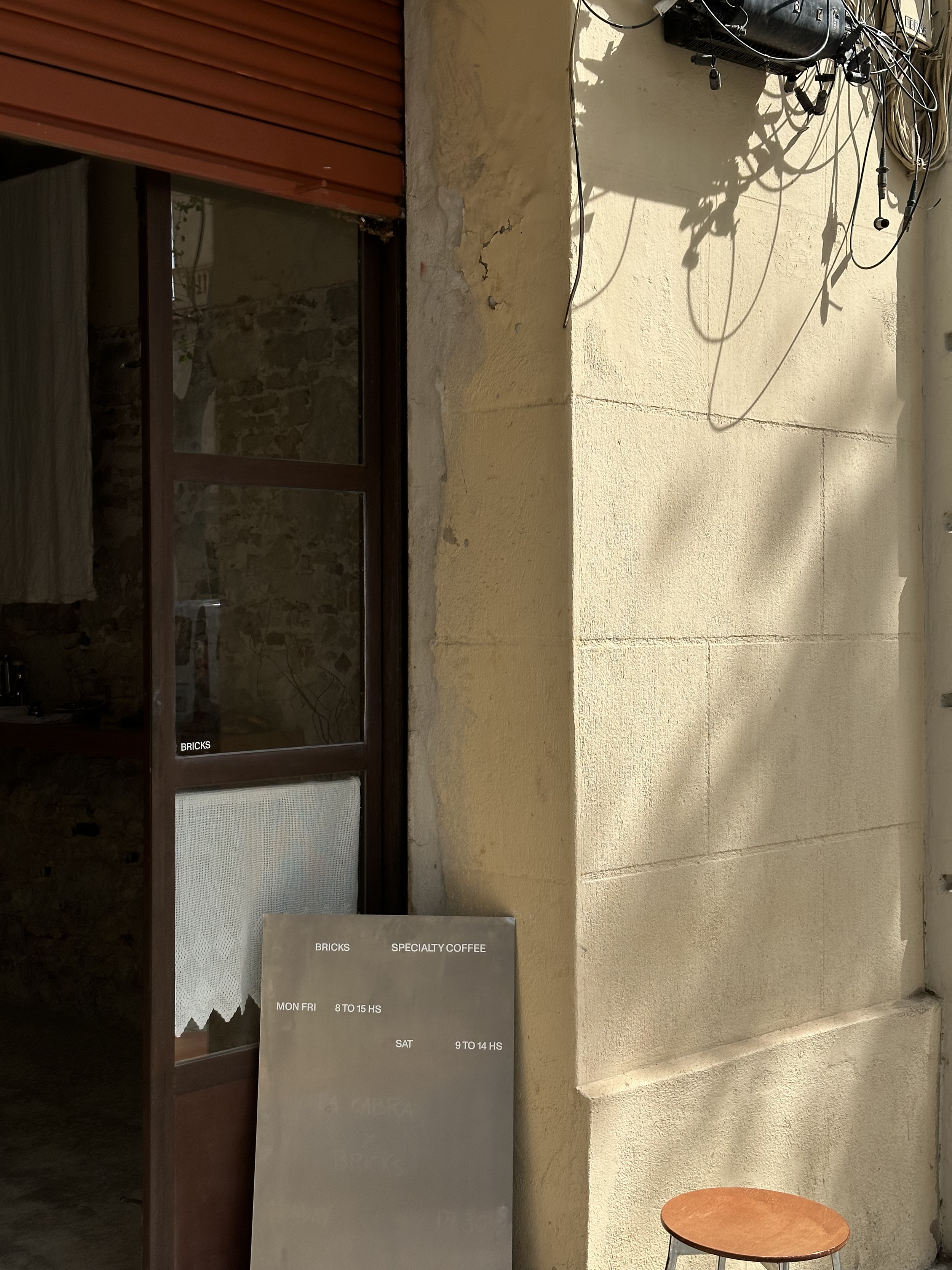 Bricks café in Poblenou, Barcelona, known for specialty coffee and homemade cakes