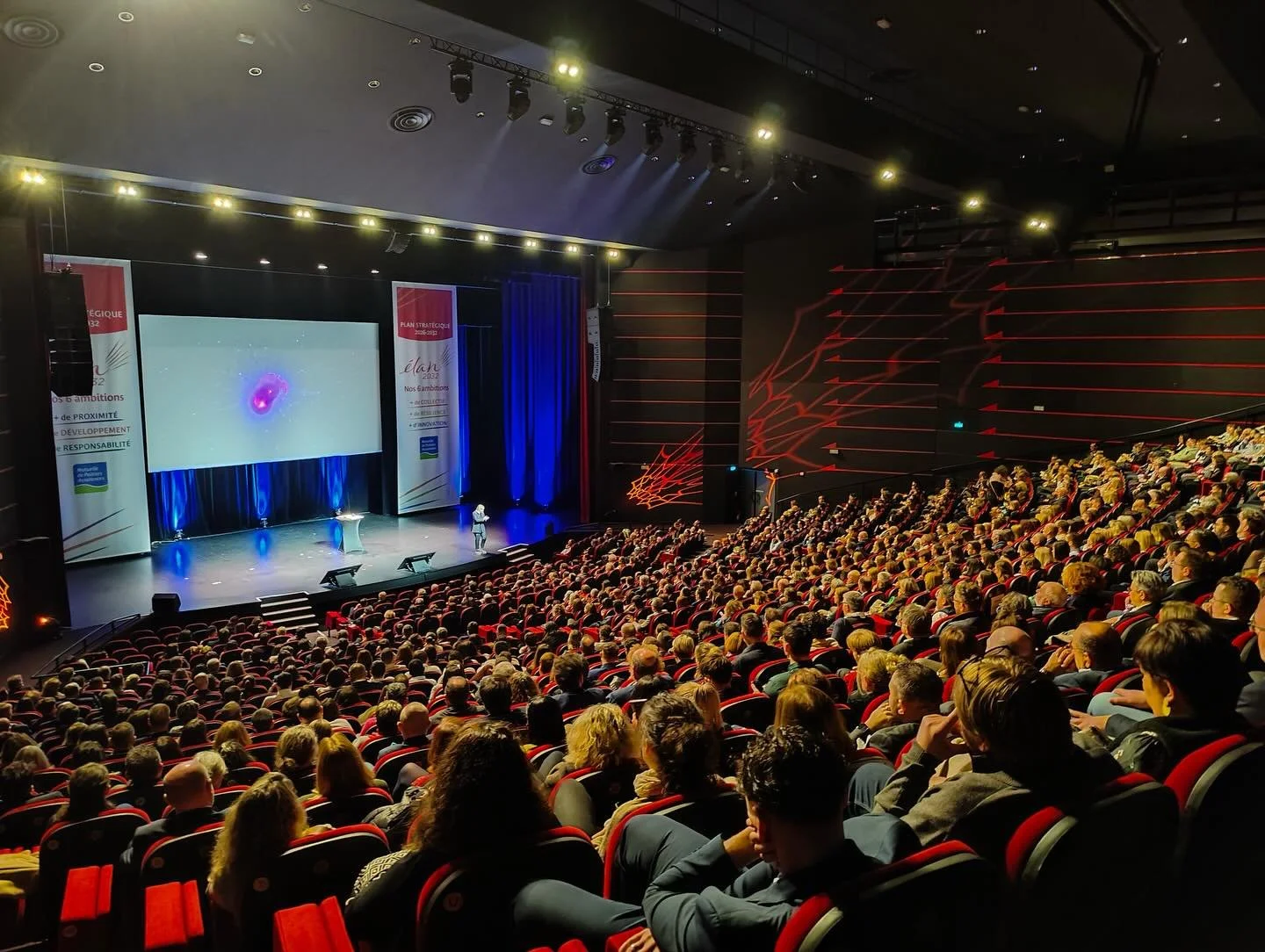 Un tr&egrave;s bel &eacute;v&eacute;nement au @palaisdescongresdufuturoscope pour cl&ocirc;turer une tr&egrave;s belle matin&eacute;e organis&eacute;e d&rsquo;une main de ma&icirc;tre pour une Mutuelle pleine de projets 💫

&laquo;&nbsp;Connexion&nbs