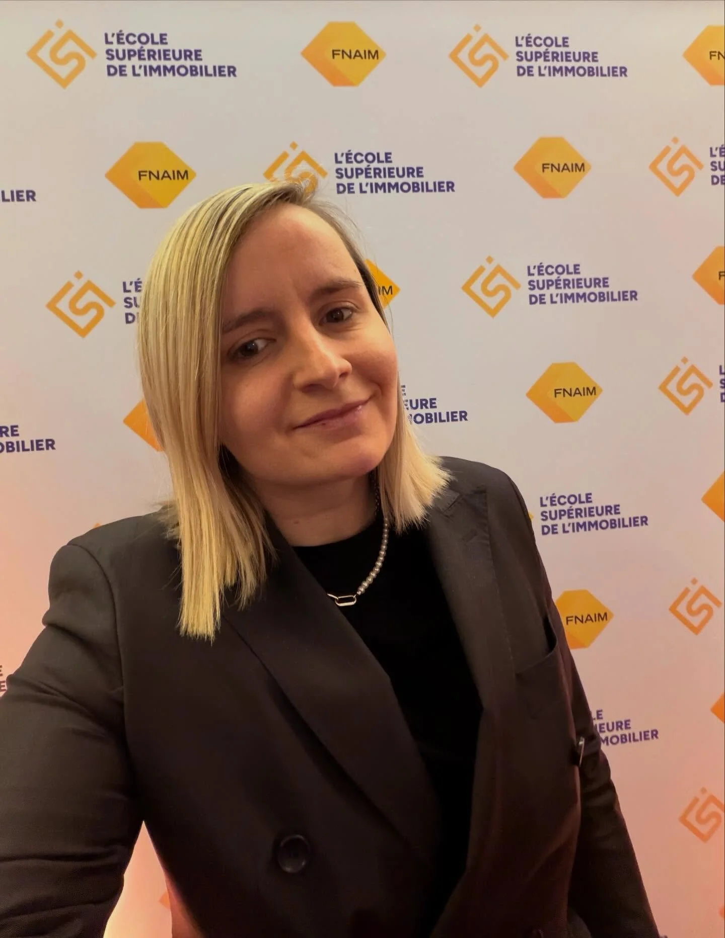 Un mois de Mars comme on les aime avec du beau temps et des beaux &eacute;v&eacute;nements 🌤️🌸

Des lieux toujours tr&egrave;s beaux que ce soit au Palais des congr&egrave;s, au sommet de la Tour Eiffeil, en croisi&egrave;re sur des bateaux mouches