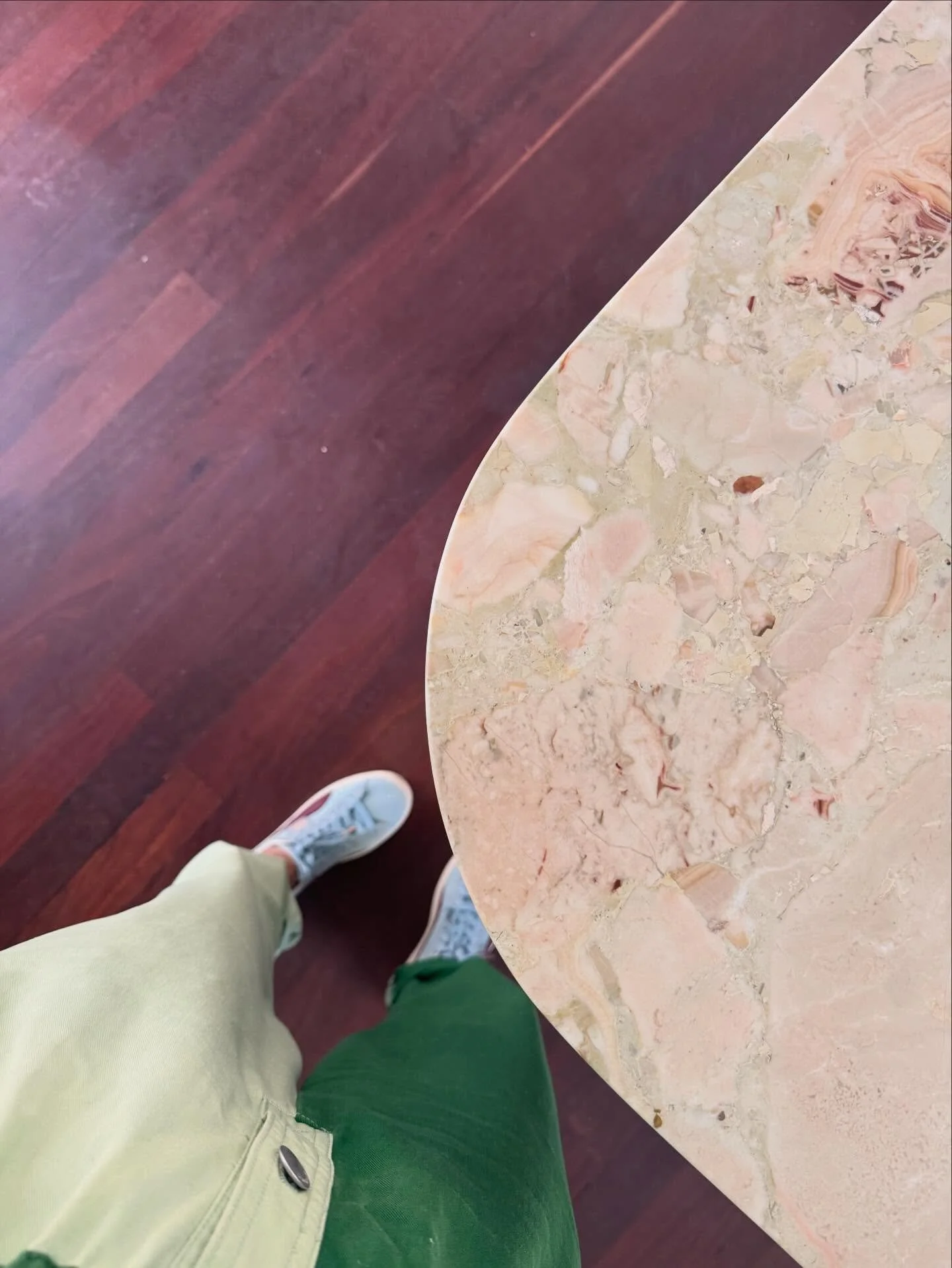 Back with a bang! 💥 Just wrapped up my first site visit for 2026 and I'm buzzing from all the installs. It&rsquo;s still a reno site, but the progress is real! Layers of stunning details coming soon. 🤸 

A moment for the stone please. 🙌