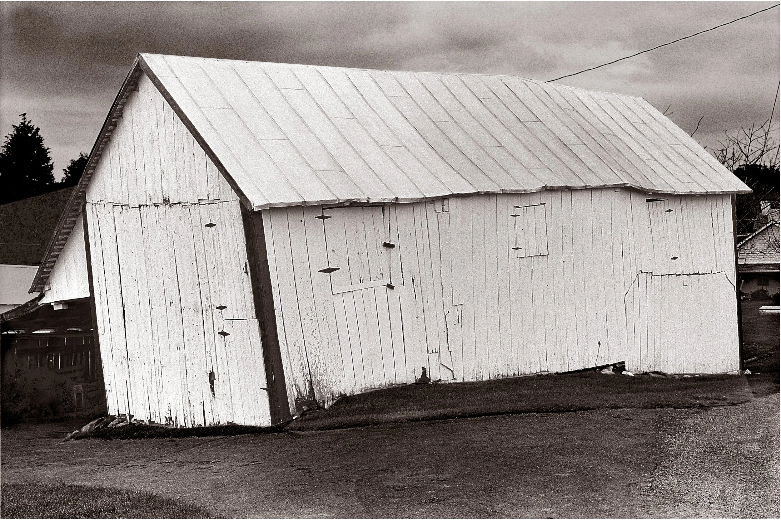 EDITORIAL (White and Black Barn)