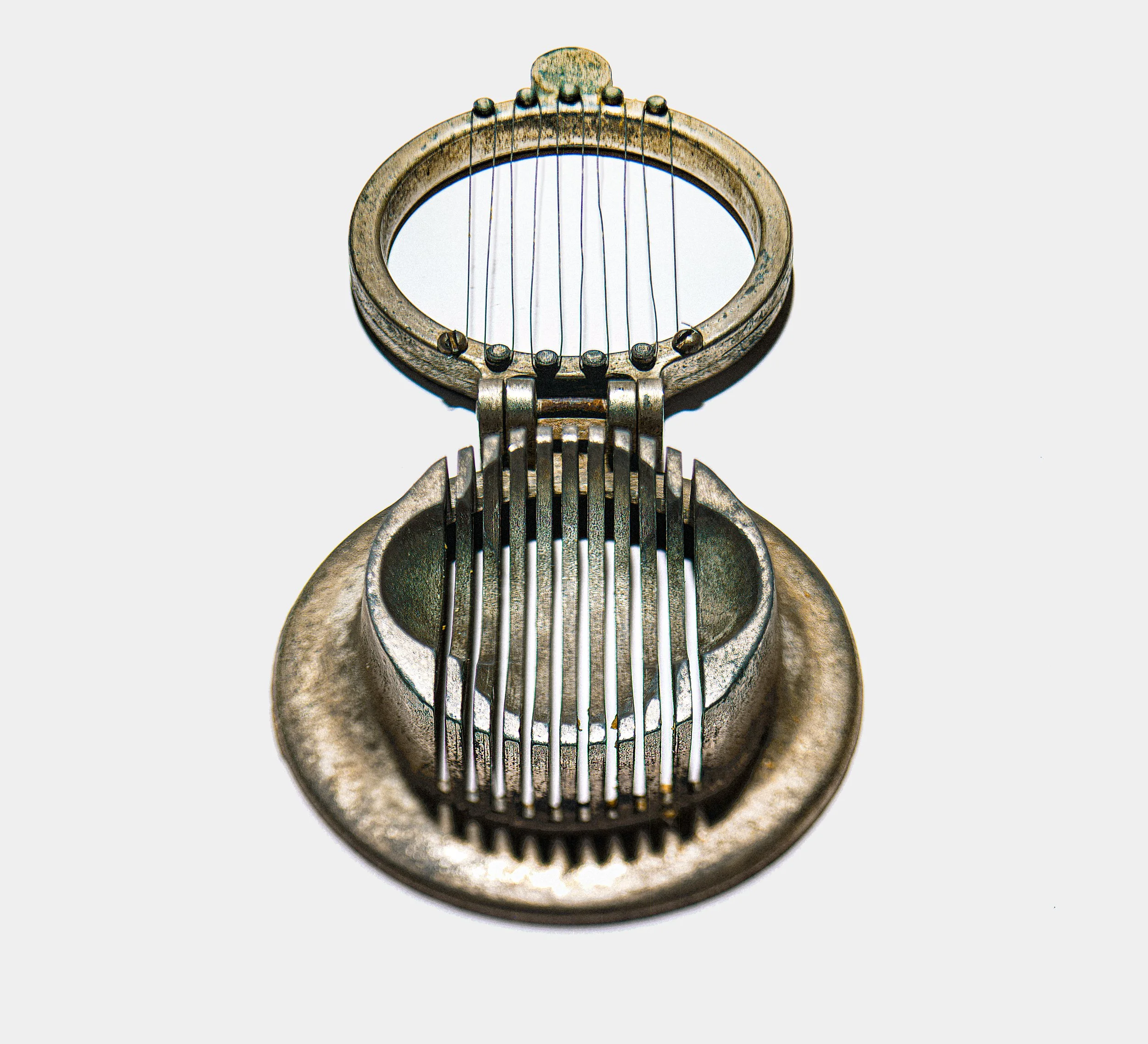 EDITORIAL (Metal Egg Slicer)