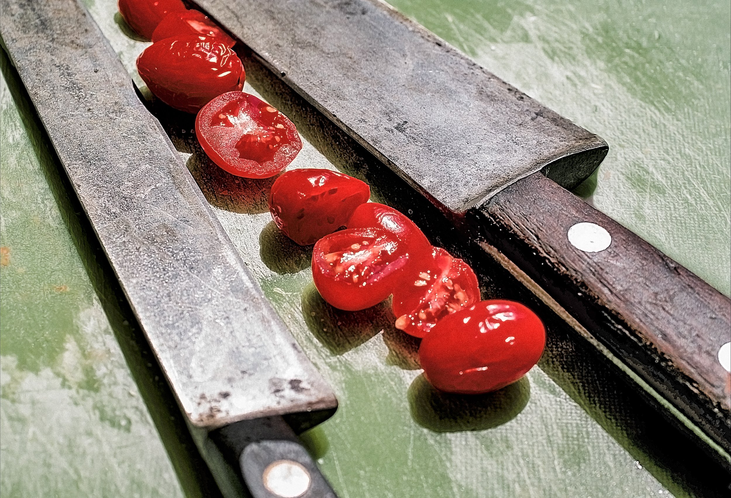 EDITORIAL (CUT Cherry Tomatoes)