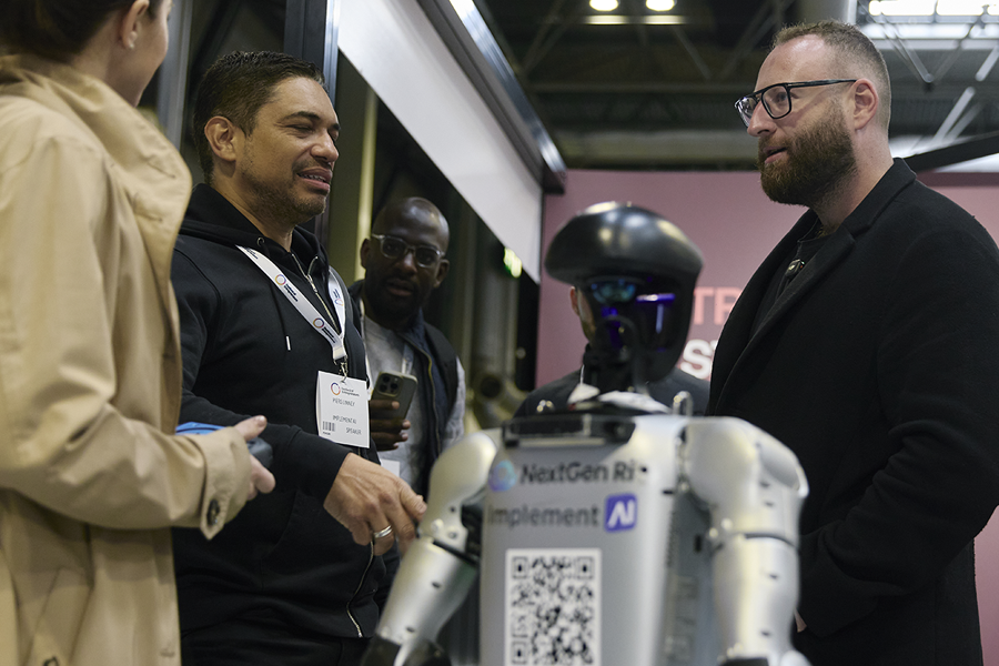 Piers Linney Roei Samuel.png