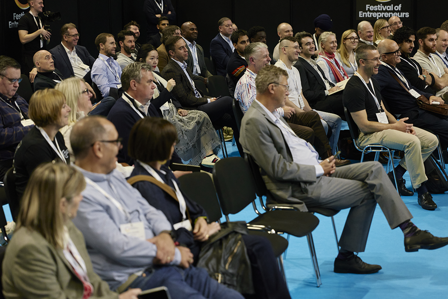 Full crowds keynote.png