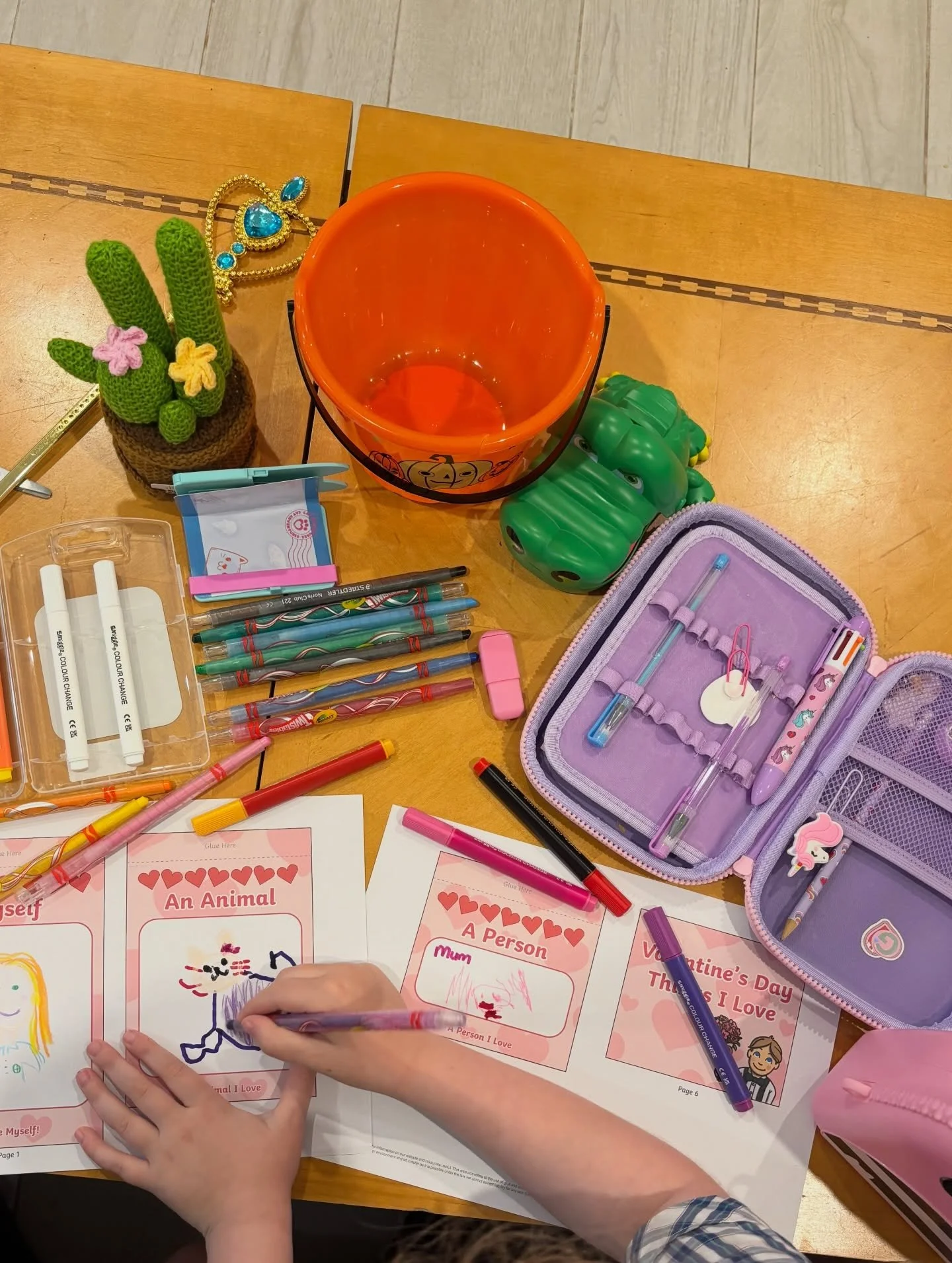💗 Valentine&rsquo;s week in speech therapy = hearts, crafts, games&hellip; and LOTS of communication magic!

From describing, requesting, turn-taking, storytelling and sound practice - these fun themed activities helped build speech, language &amp; 
