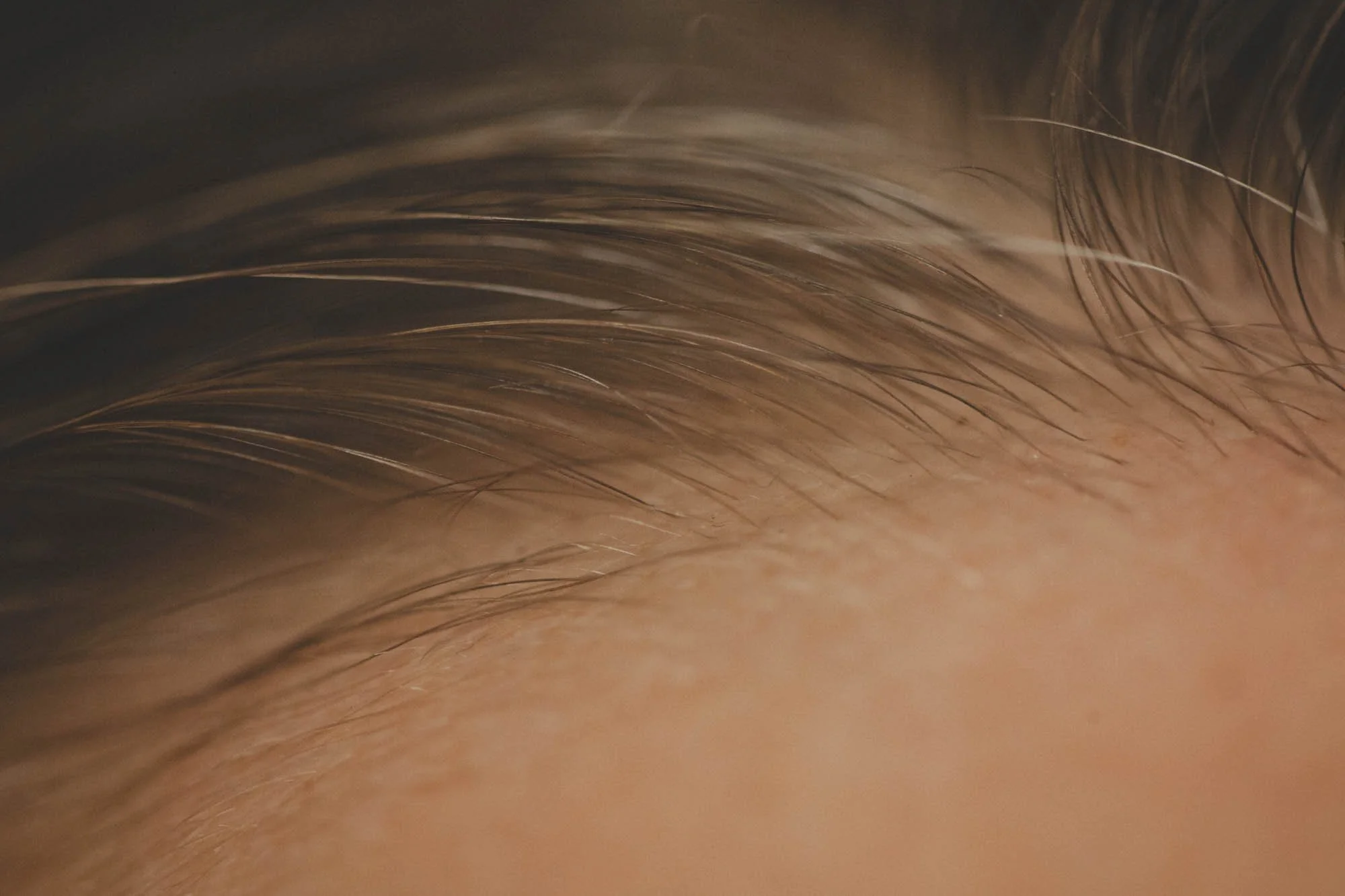 Dein Naturfriseur in Leipzig befreit müdes Haar.