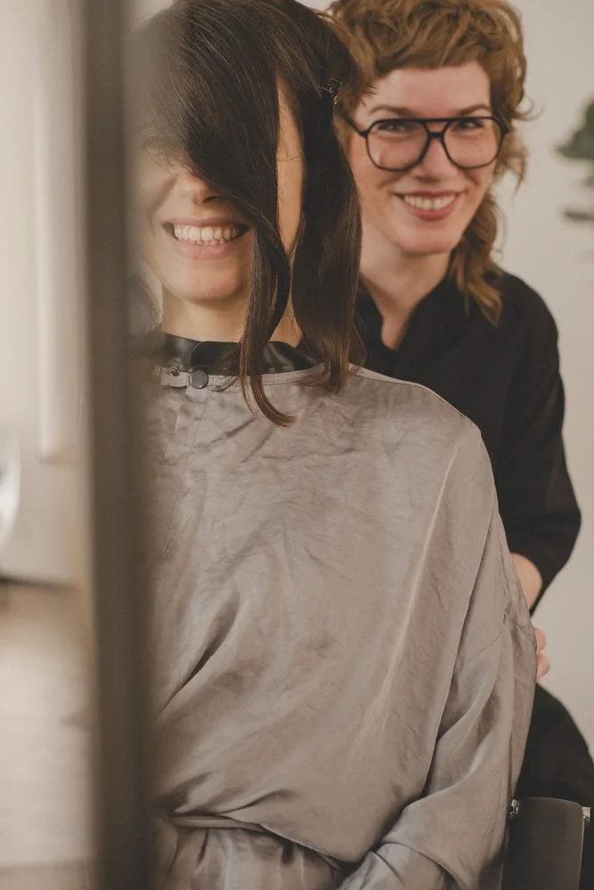 Deine Friseurin in Leipzig ist ganz nah dran.