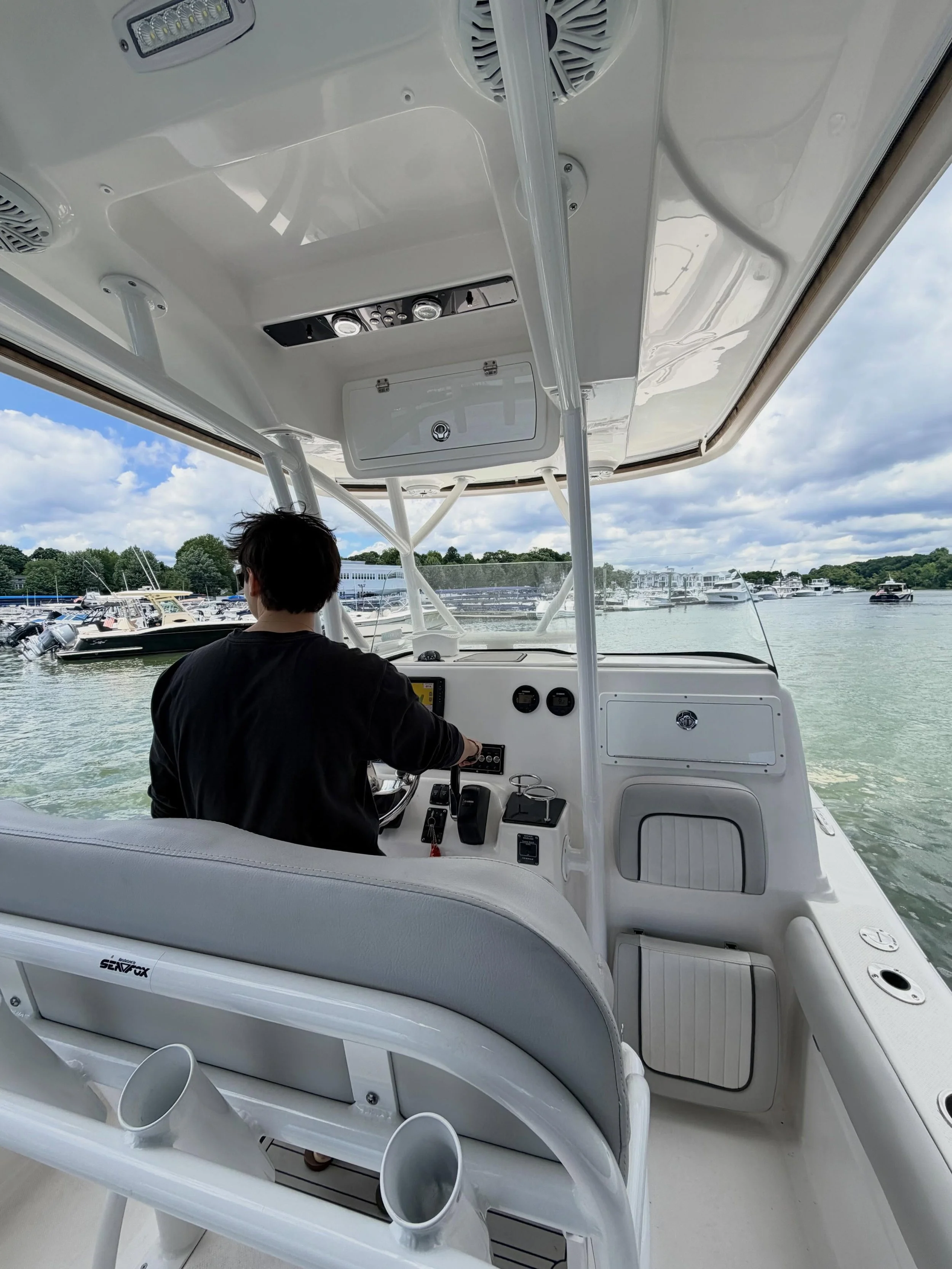 Young gentleman in Greenwich was having some docking issues with his new boat, especially when he would take the boat out alone. We fixed a couple of issues and have him some tricks to make things a bit easier. He did so well. Now some practicing unt