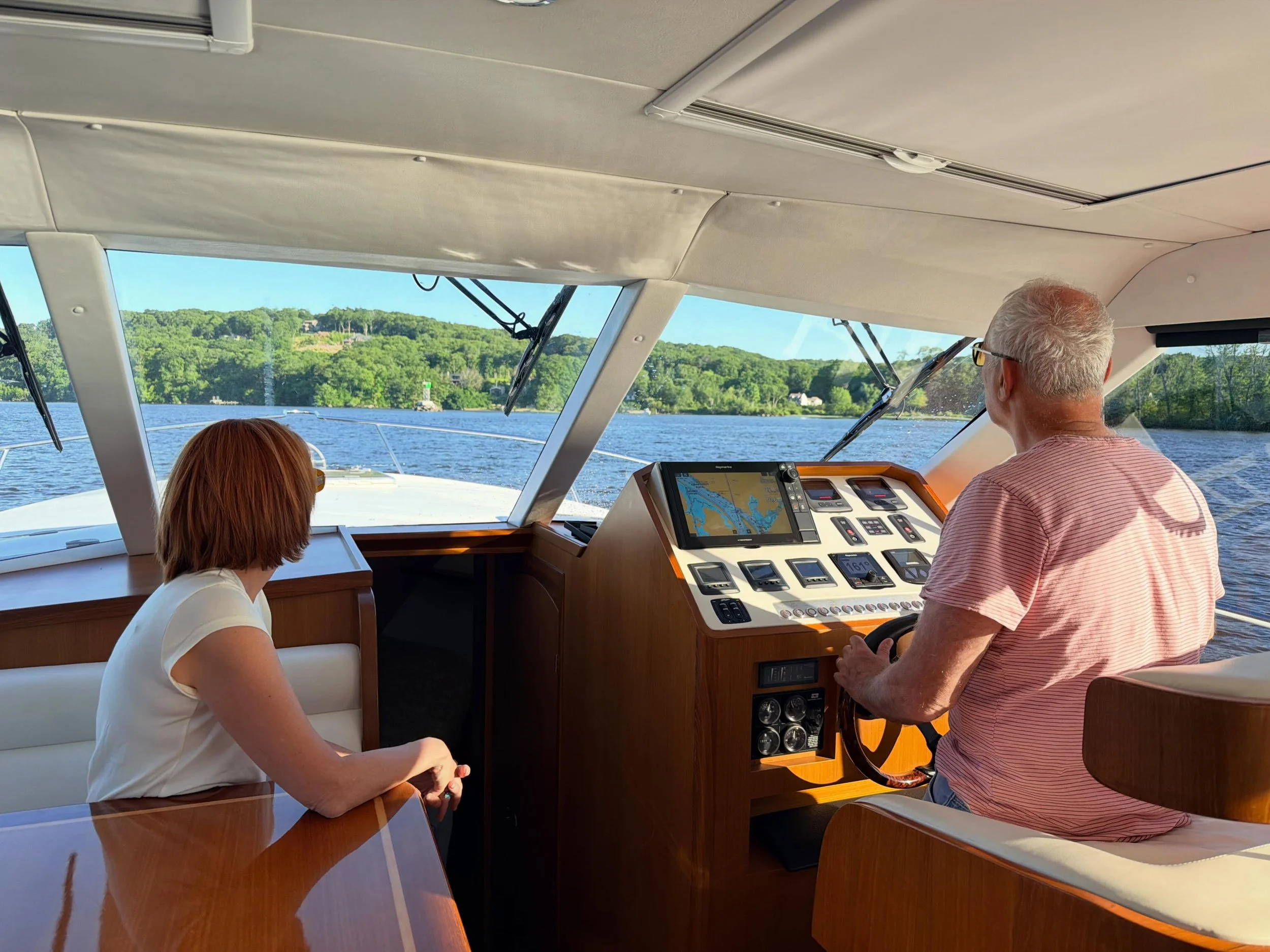 Another great training night in Deep River, CT on the Hylass 44&rsquo;.
Couples training is going very well and both are making excellent strides.
Current was running and the wind out of the SW at about 15 mph made it interesting, but all did great!
