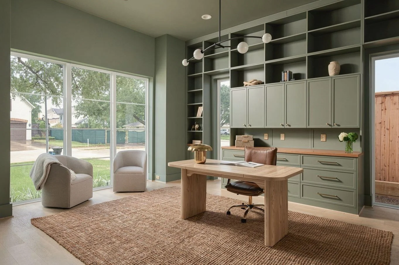 How gorgeous is this Spring Branch home by the @cloudridergroup ? 😍 We had the absolute pleasure of staging this one before it FLEW off the market.

We love love love when builders aren&rsquo;t afraid to go bold with color, wallpaper, and details th