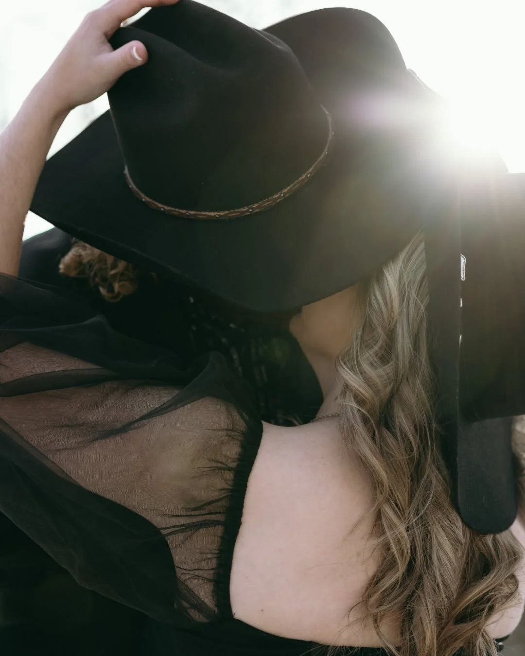 Y'all!!! These are some of the dreamiest visuals I've ever captured, proof that some of the most magical sessions are the ones that require you to brave the elements ❄️❄️❄️ 

Destiny and Dillon were so sweet to work with as they edured the frigid tem