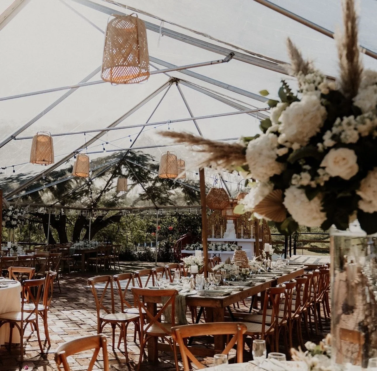 A magical decoration for a magical event.

Wedding Planner: @xiomaratheplanner 
Photography: @jrphotographypr 

Para cotizaciones de eventos, comun&iacute;cate directamente con nosotros al 📞 787-930-7080  y gustosamente te asistimos con tu actividad