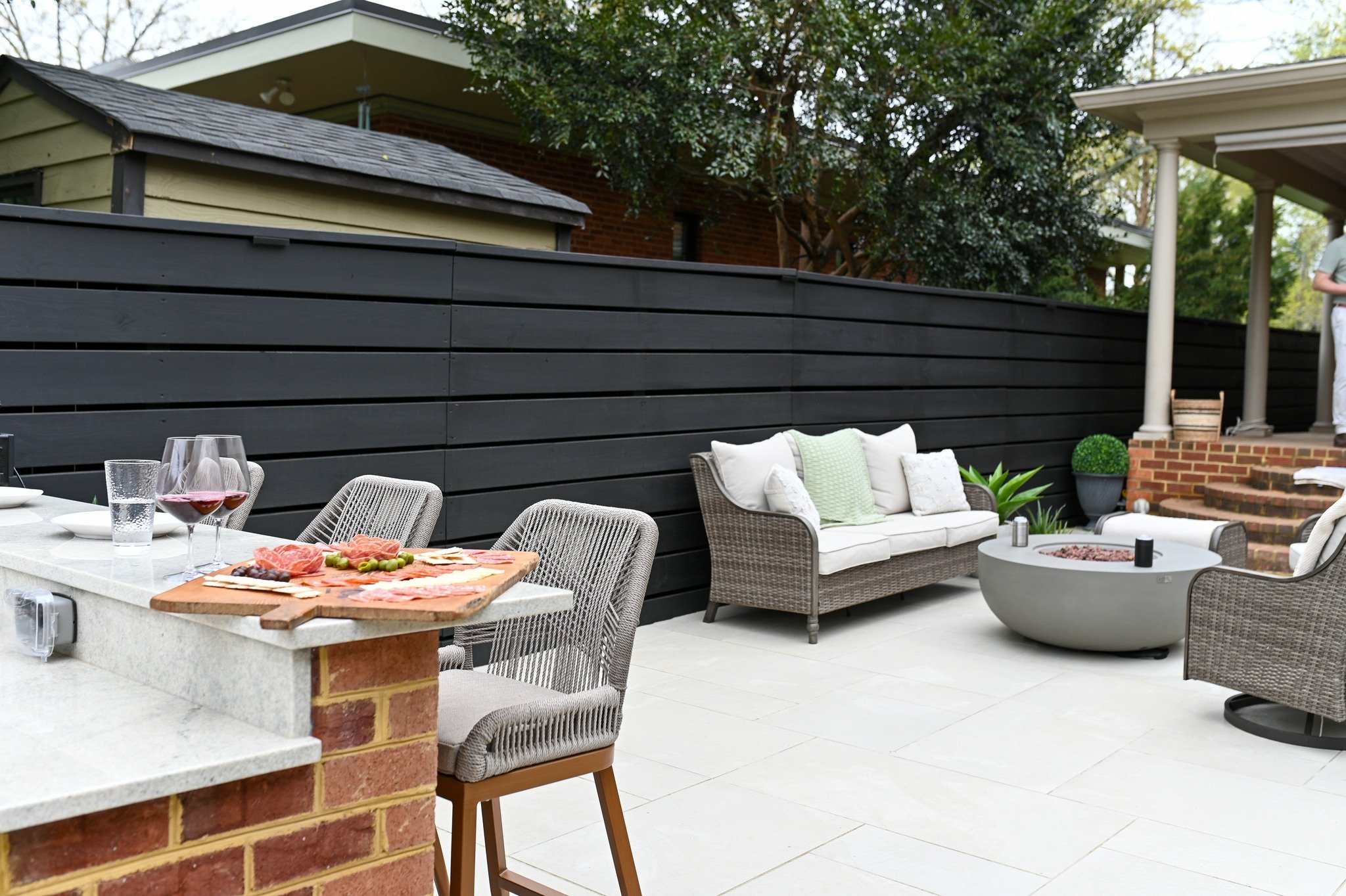 Custom outdoors. Effortless Living. 

#OakValleyCustomHardscapes #OakValley #PaverPatio #HardscapeDesign #OutdoorLiving #HomeUpgrade #ProjectGallery