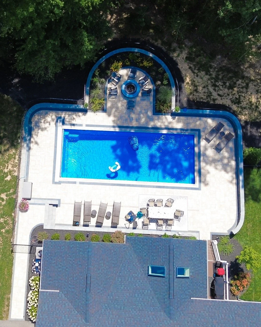 An elevated view of elevated living. Contact us today to make this your reality.

#OakValleyCustomHardscapes #OakValley #PaverPatio #HardscapeDesign #OutdoorLiving #HomeUpgrade #ProjectGallery #Pool