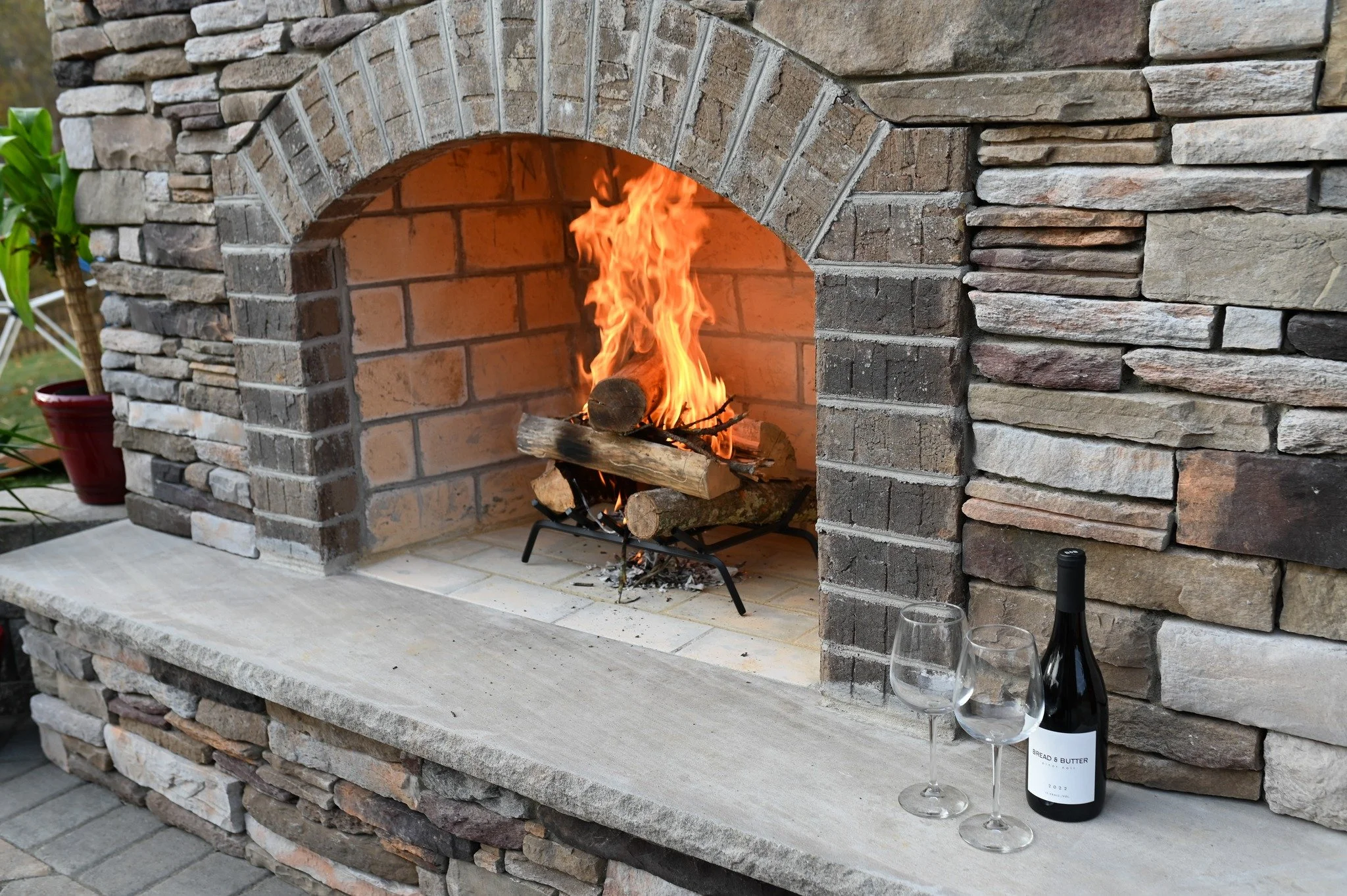 Some evenings call for nothing more than a quiet fire and a good pour. 

#OakValleyCustomHardscapes #OakValley #PaverPatio #HardscapeDesign #OutdoorLiving #HomeUpgrade #ProjectGallery #Firepits