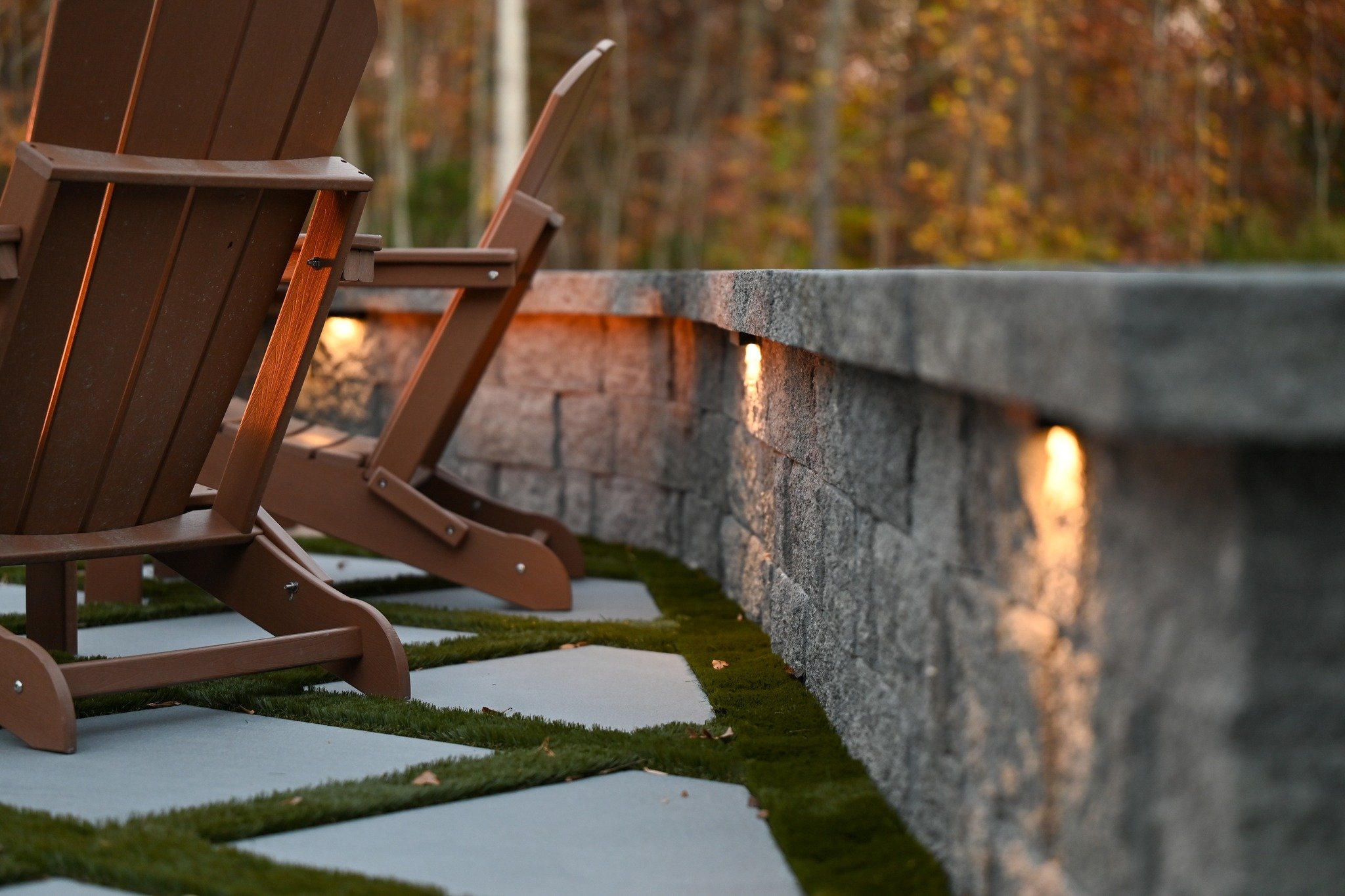 With built-in lighting, this custom retaining wall brings warmth, depth, and year-round glow to the entire backyard. 

#OakValleyCustomHardscapes #OakValley #PaverPatio #HardscapeDesign #OutdoorLiving #HomeUpgrade #ProjectGallery #Firepits #outdoorli