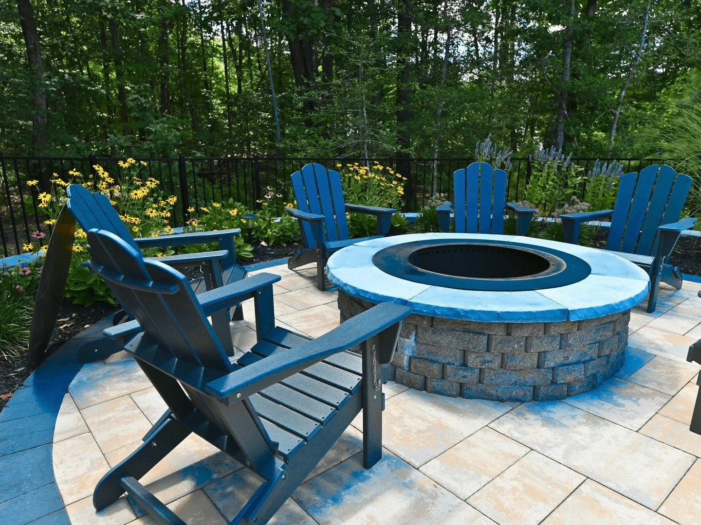 As the days get longer, settle into your evenings with Oak Valley and @burlyusa. Contact us to create something worth staying out for.