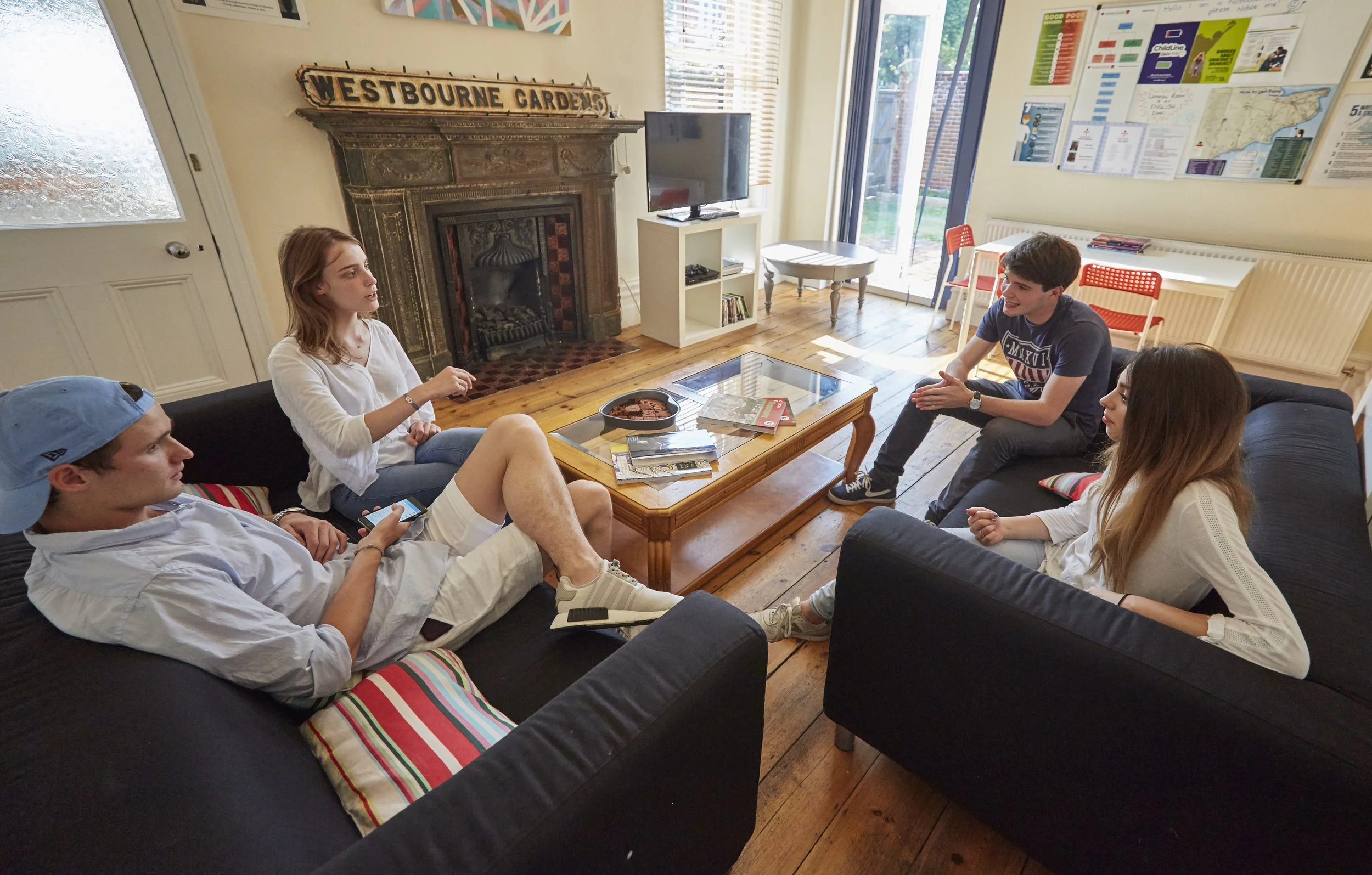 1.Westbourne Gardens - Common Room.jpg