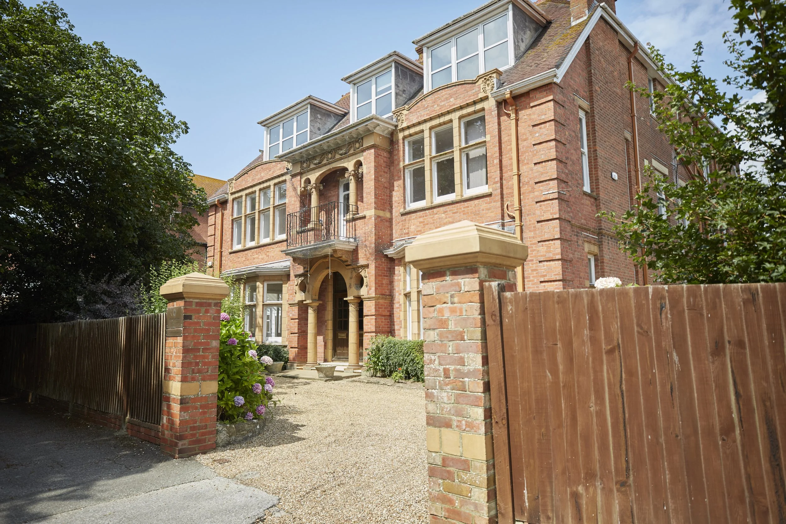 0.3Flowergate - Front view 1.jpg