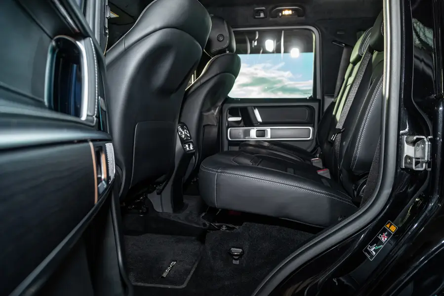 654fdeb74fc1773cbb1e486f_Mercedes-AMG-G63-mieten-07.jpg