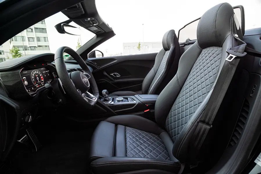 63c571b0f0ee73d863f3d9bd_audi-r8-202_web.jpg