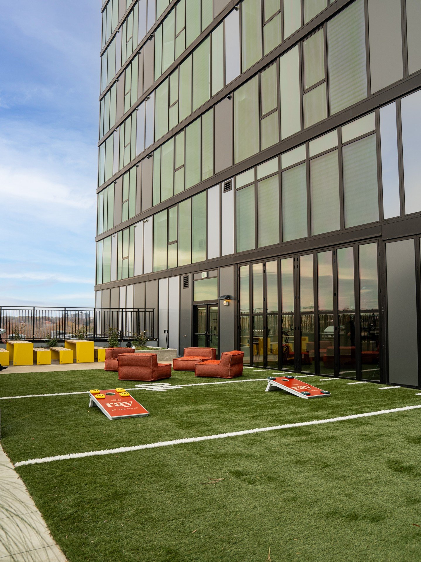 New year, new address? ✨
If you&rsquo;re looking to find your next home in Raleigh, life at @rayattheweld offers the kind of everyday luxury that makes staying in just as exciting as going out.

From @dixpark and downtown Raleigh view terrace to a re