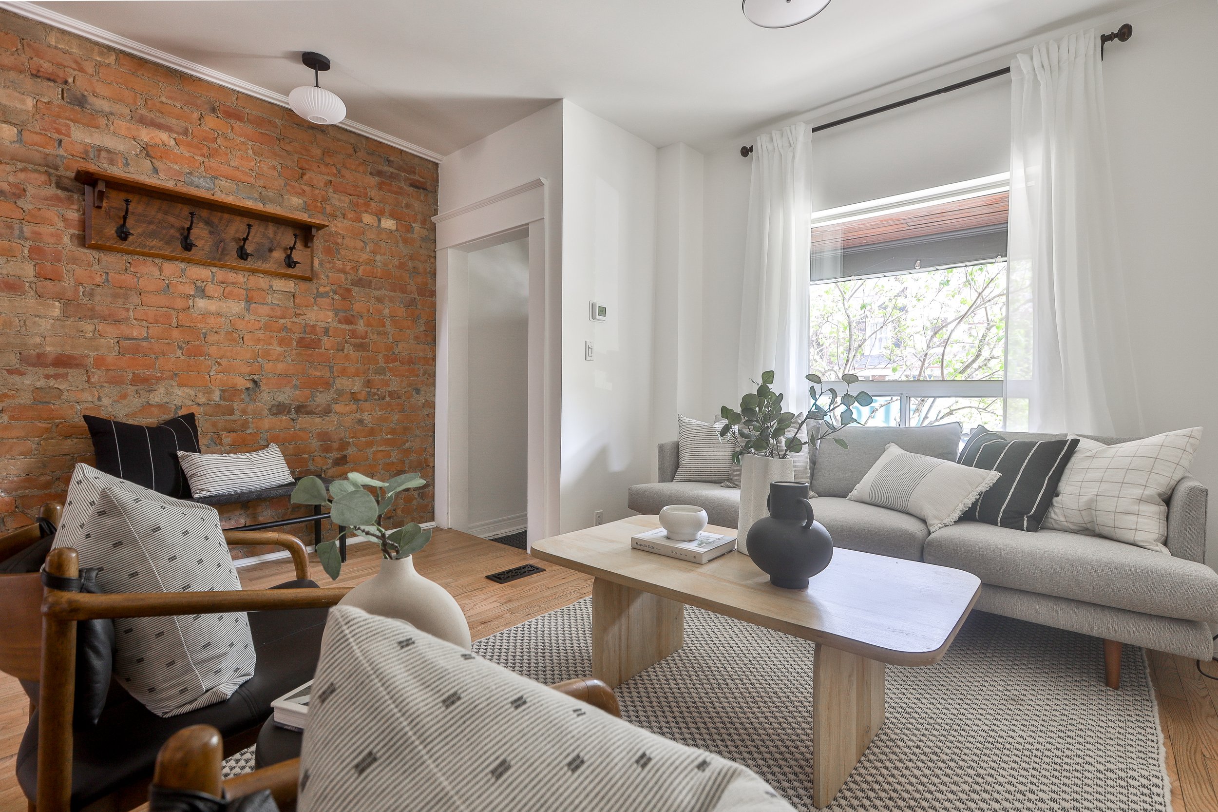 64 Campbell Ave-19.jpg