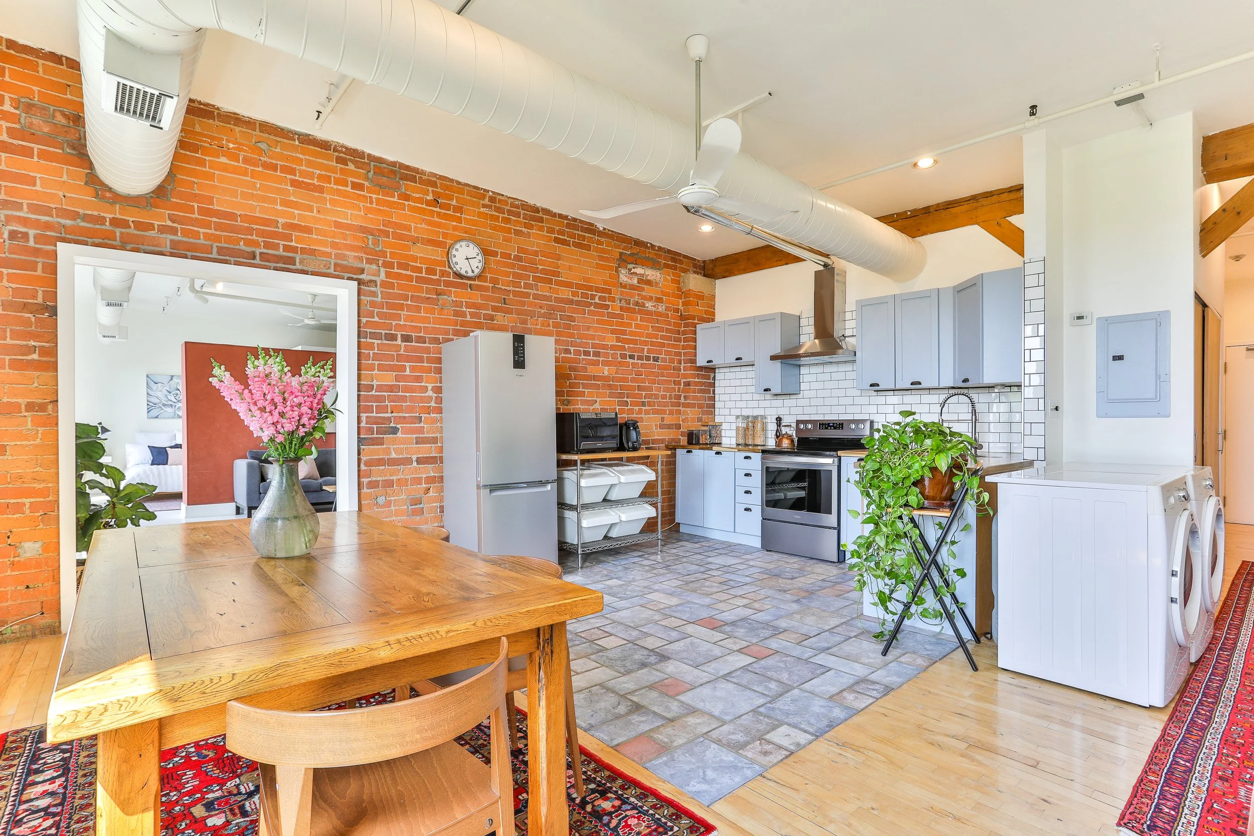 28-121 Prescott Ave-15.JPG