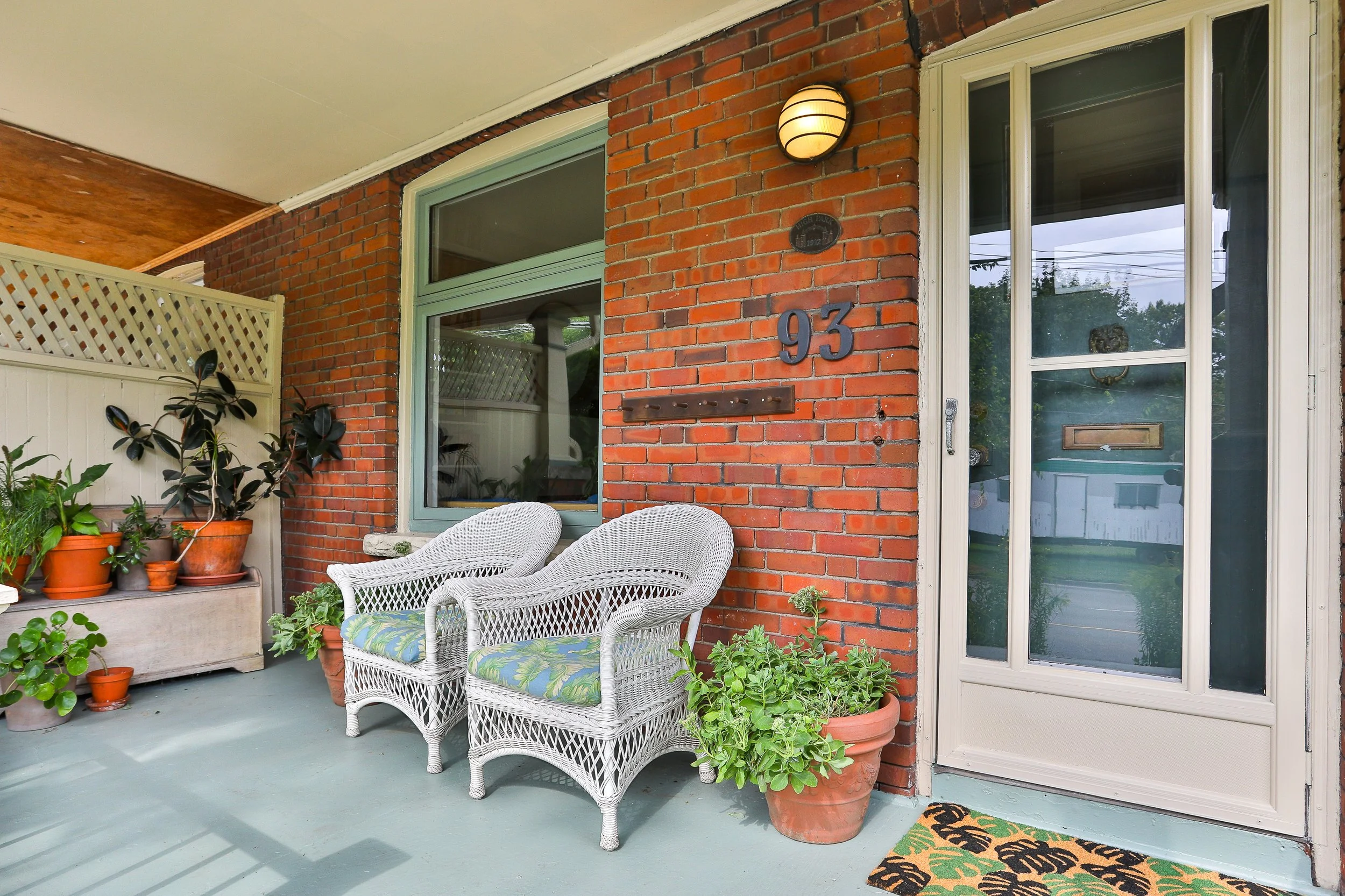 93 Parkside Dr-0.JPG