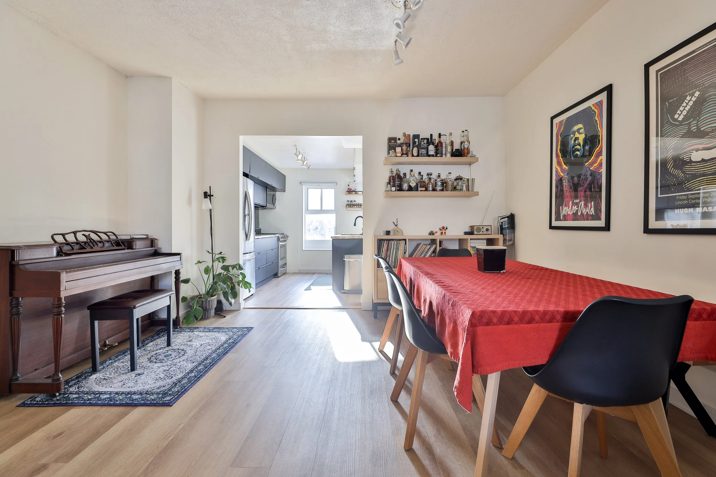 20 Uxbridge Ave-6.jpg