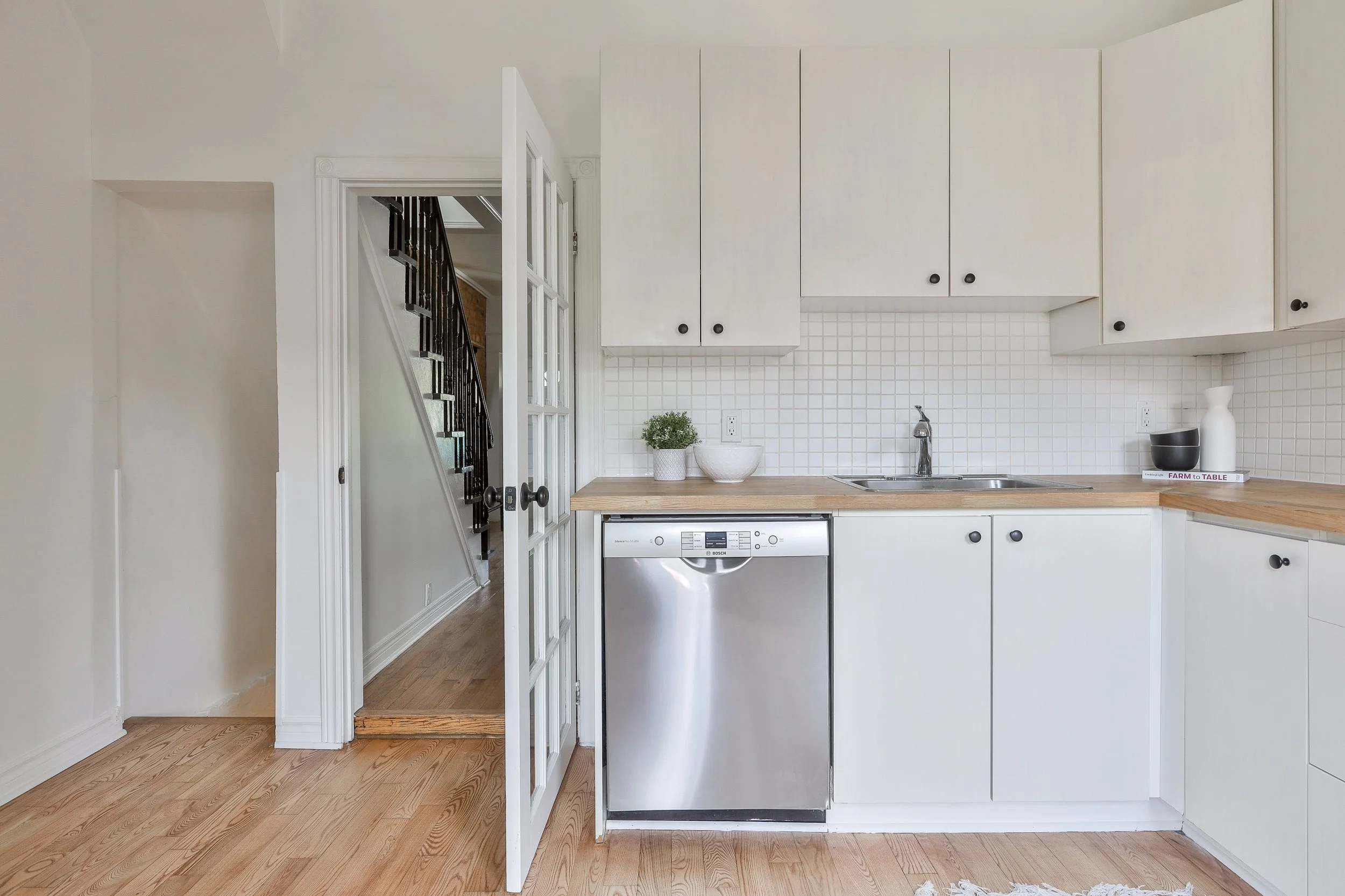 64 Campbell Ave-38.jpg